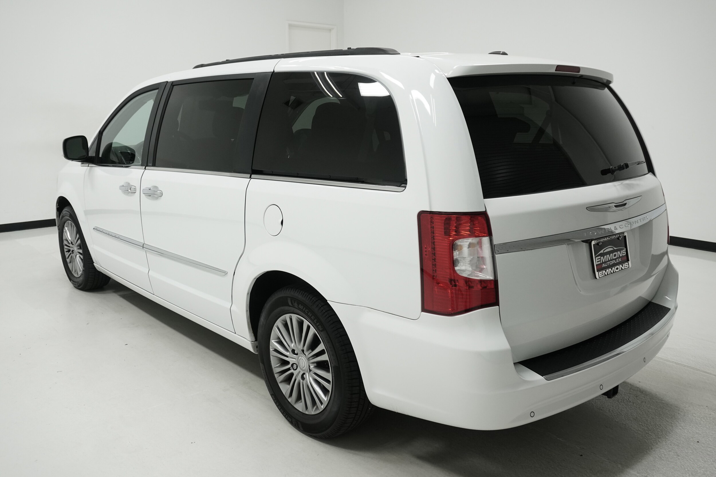 2014 Chrysler Town & Country photo 4