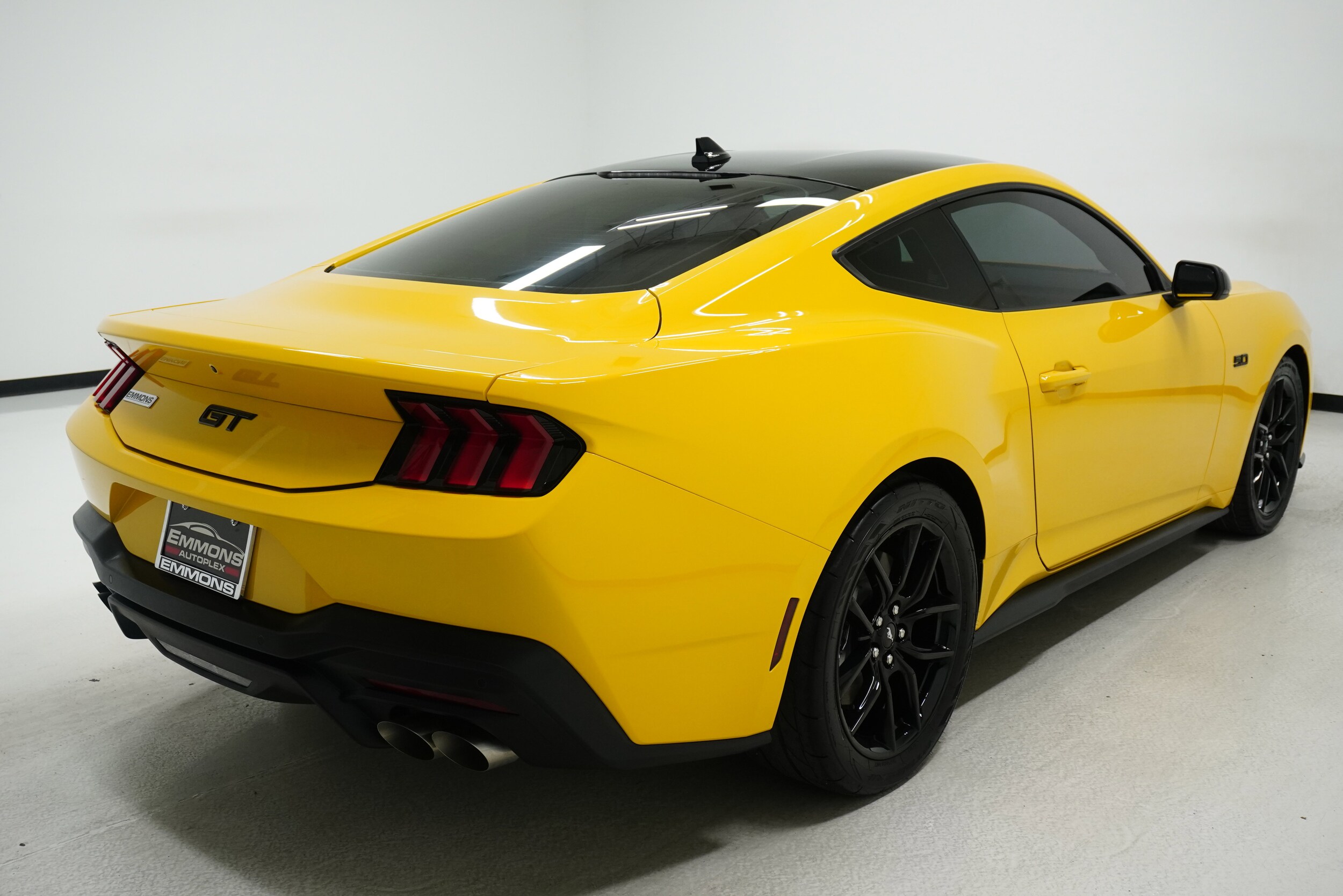 2024 Ford Mustang GT Premium photo 3