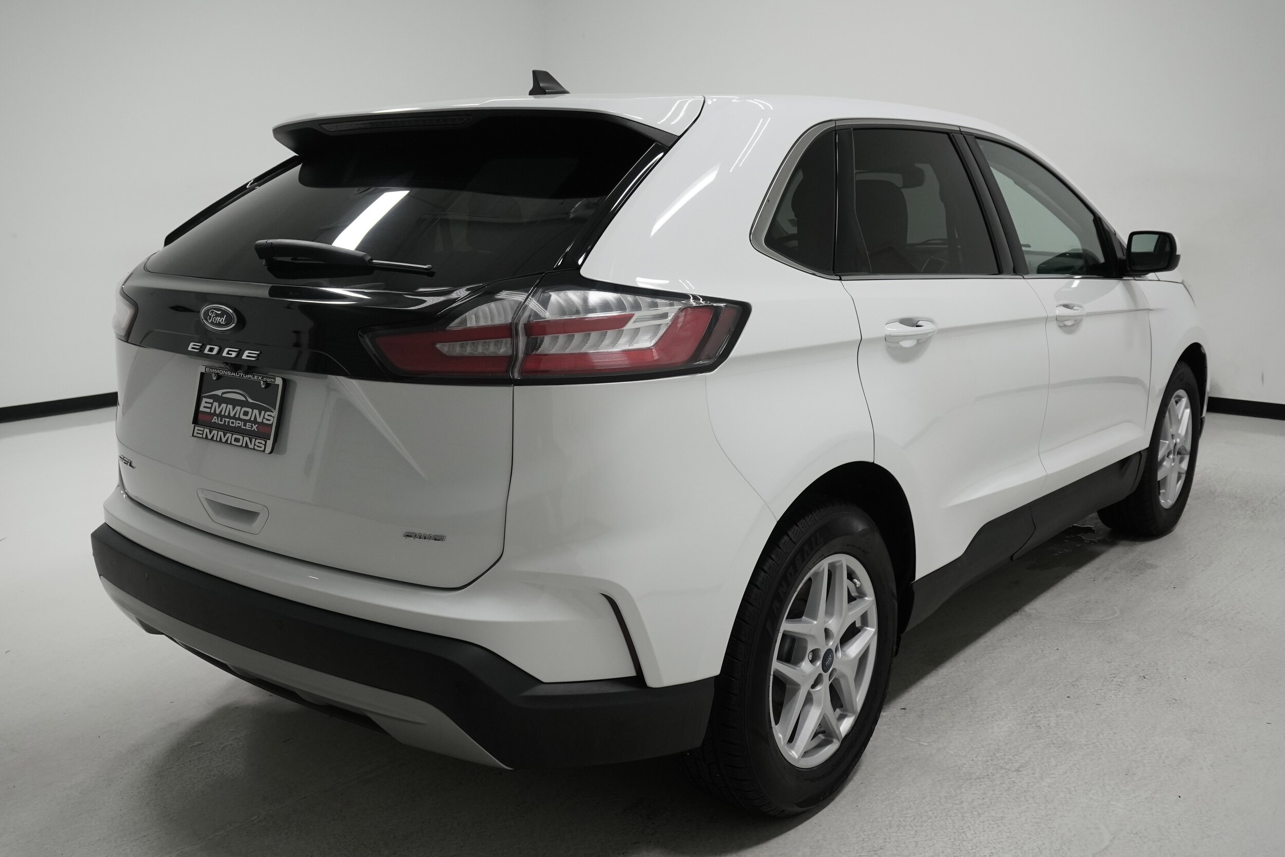 2022 Ford Edge Titanium photo 4
