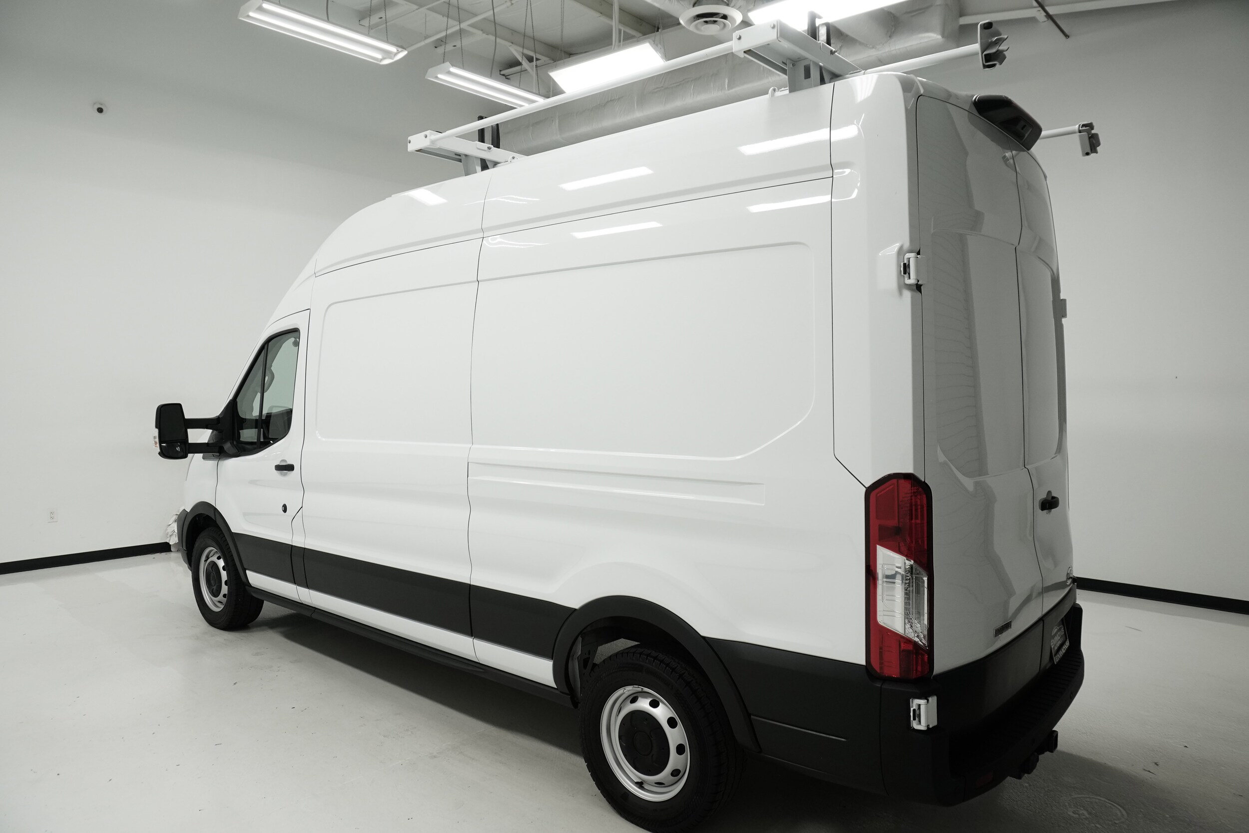 2023 Ford Transit photo 4