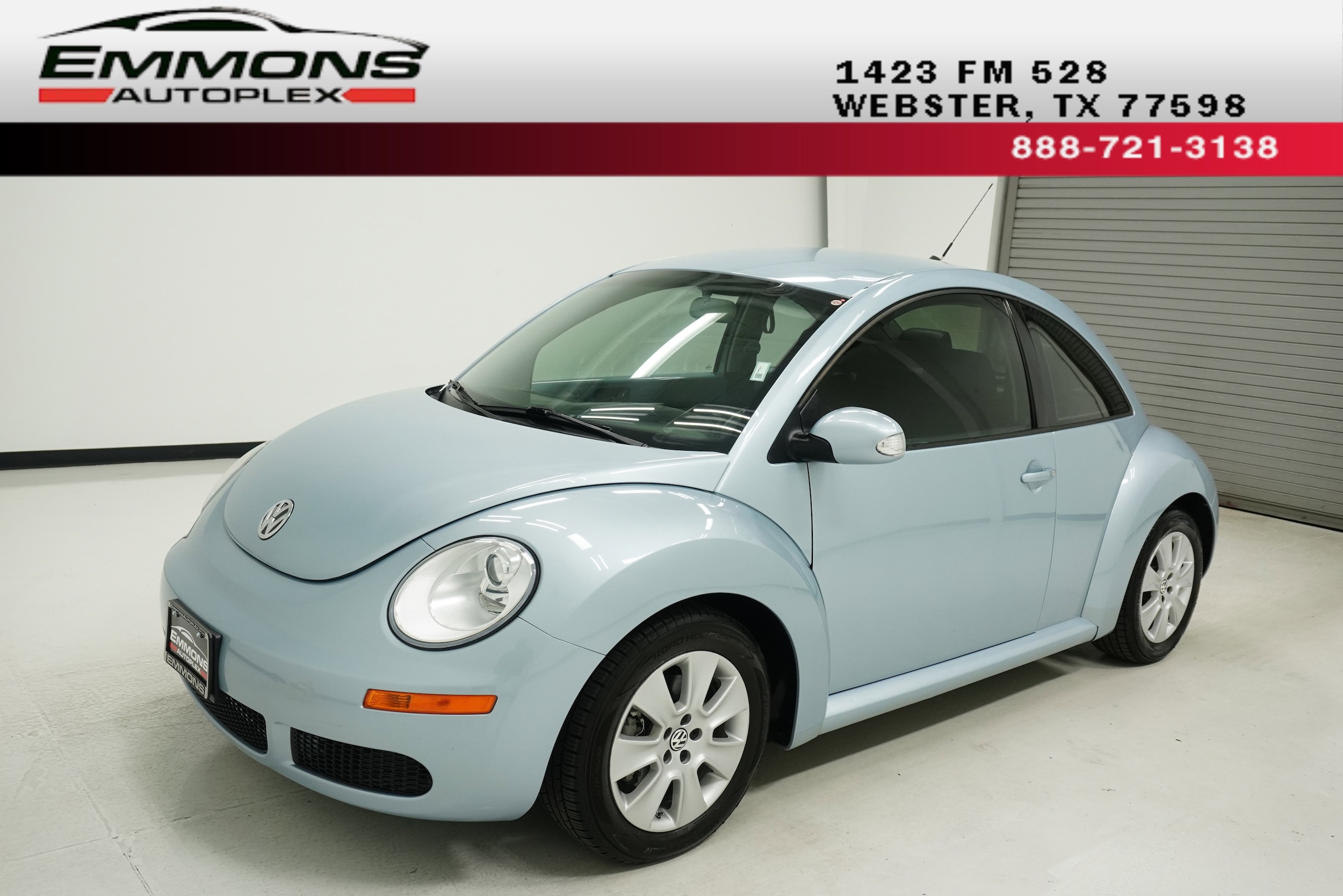 2010 Volkswagen New Beetle Base's photo