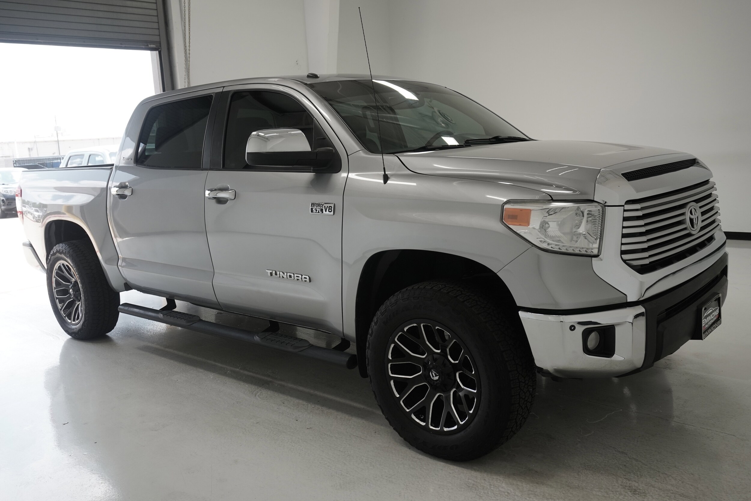 2017 Toyota Tundra Limited photo 3