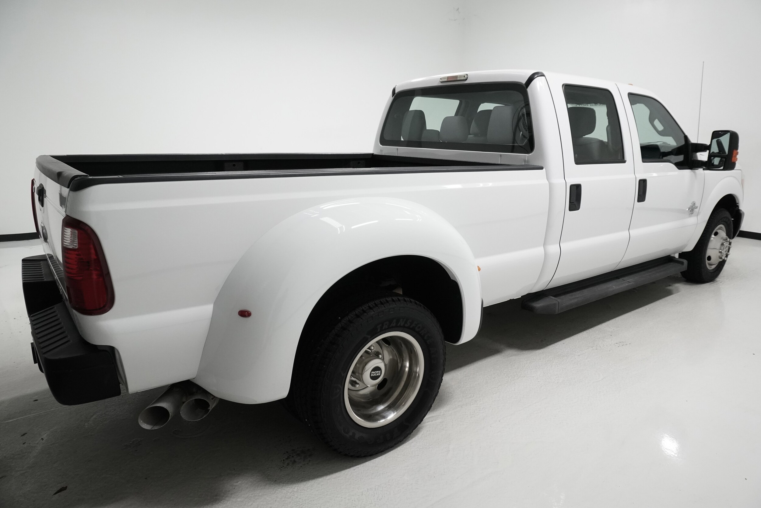 2015 Ford F-350 photo 4
