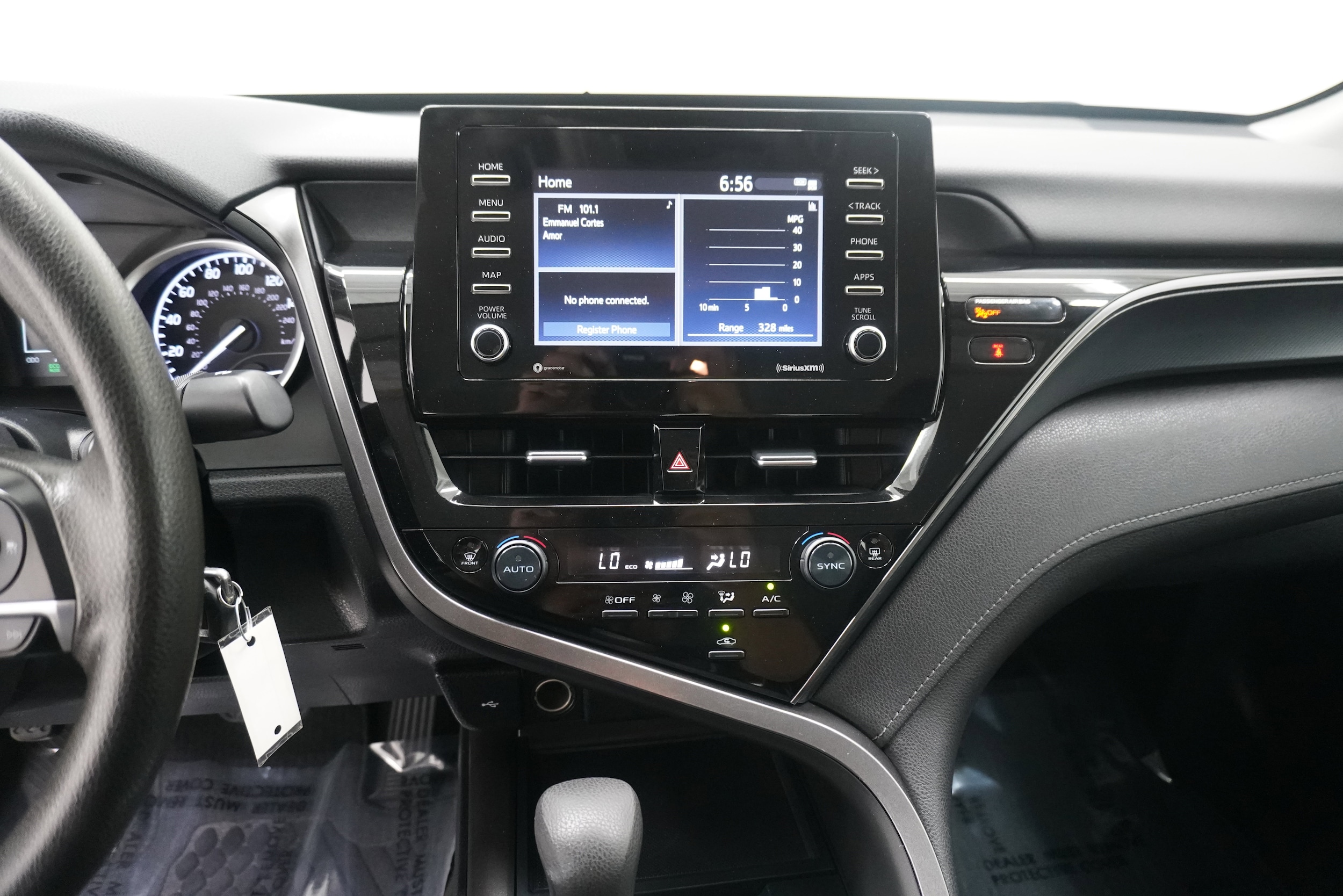 2022 Toyota Camry LE - Photo 19
