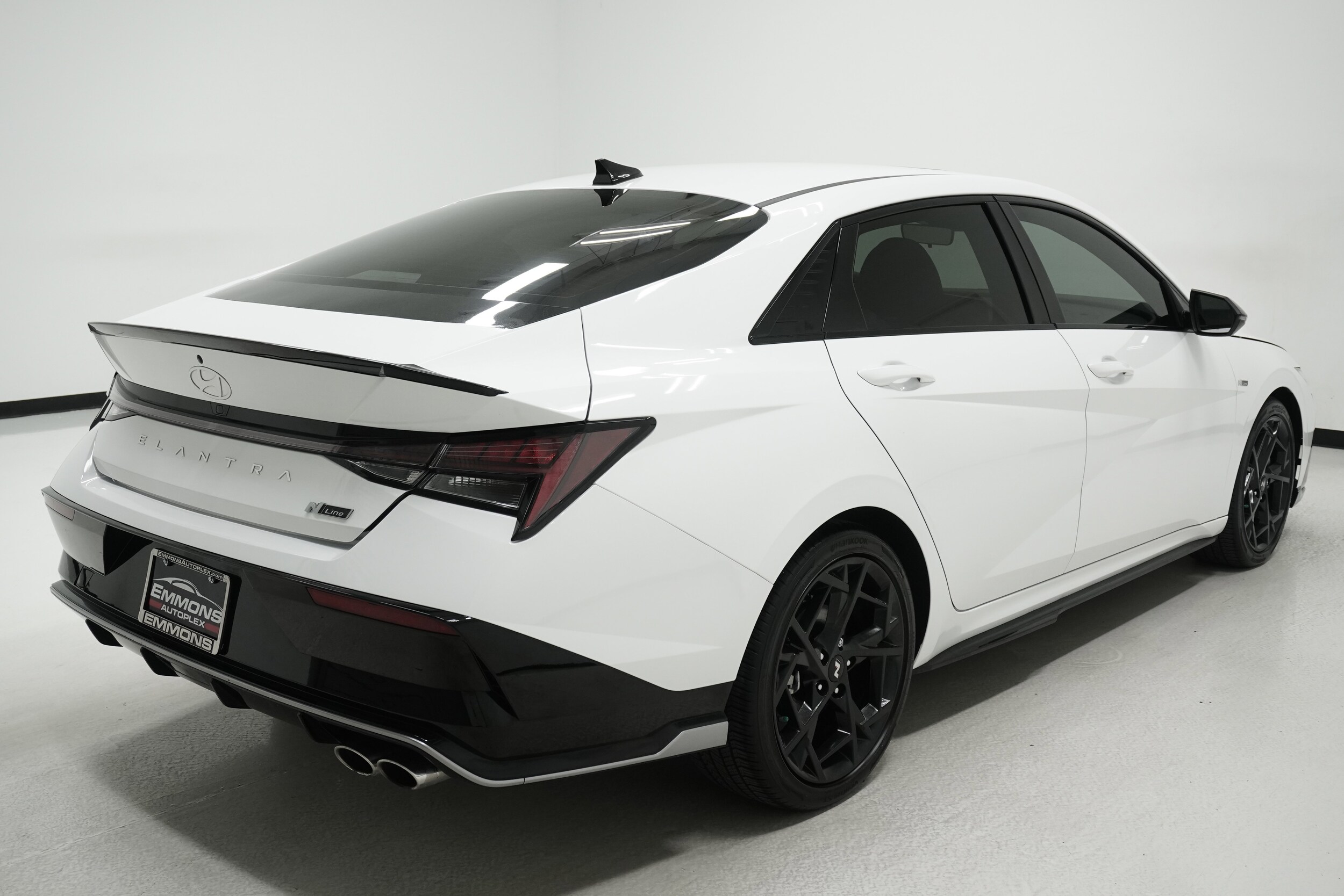 2024 Hyundai Elantra N Line photo 3
