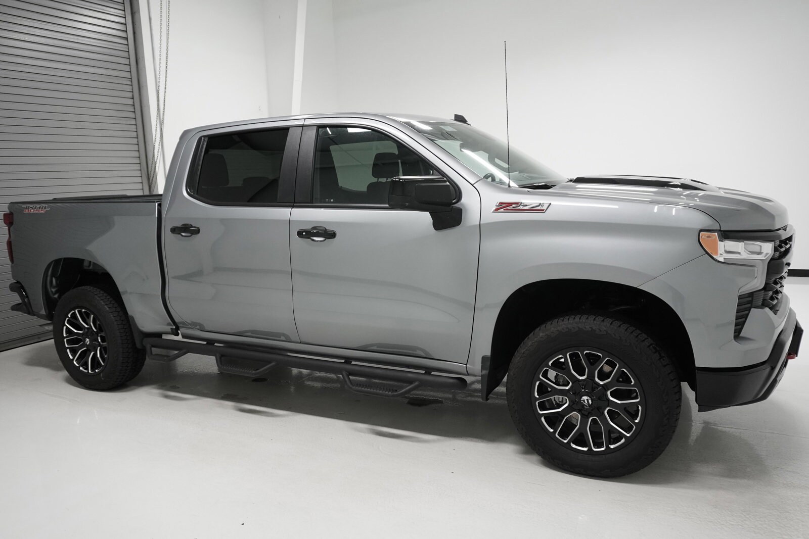 2023 Chevrolet Silverado 1500 LT Trail Boss photo 2