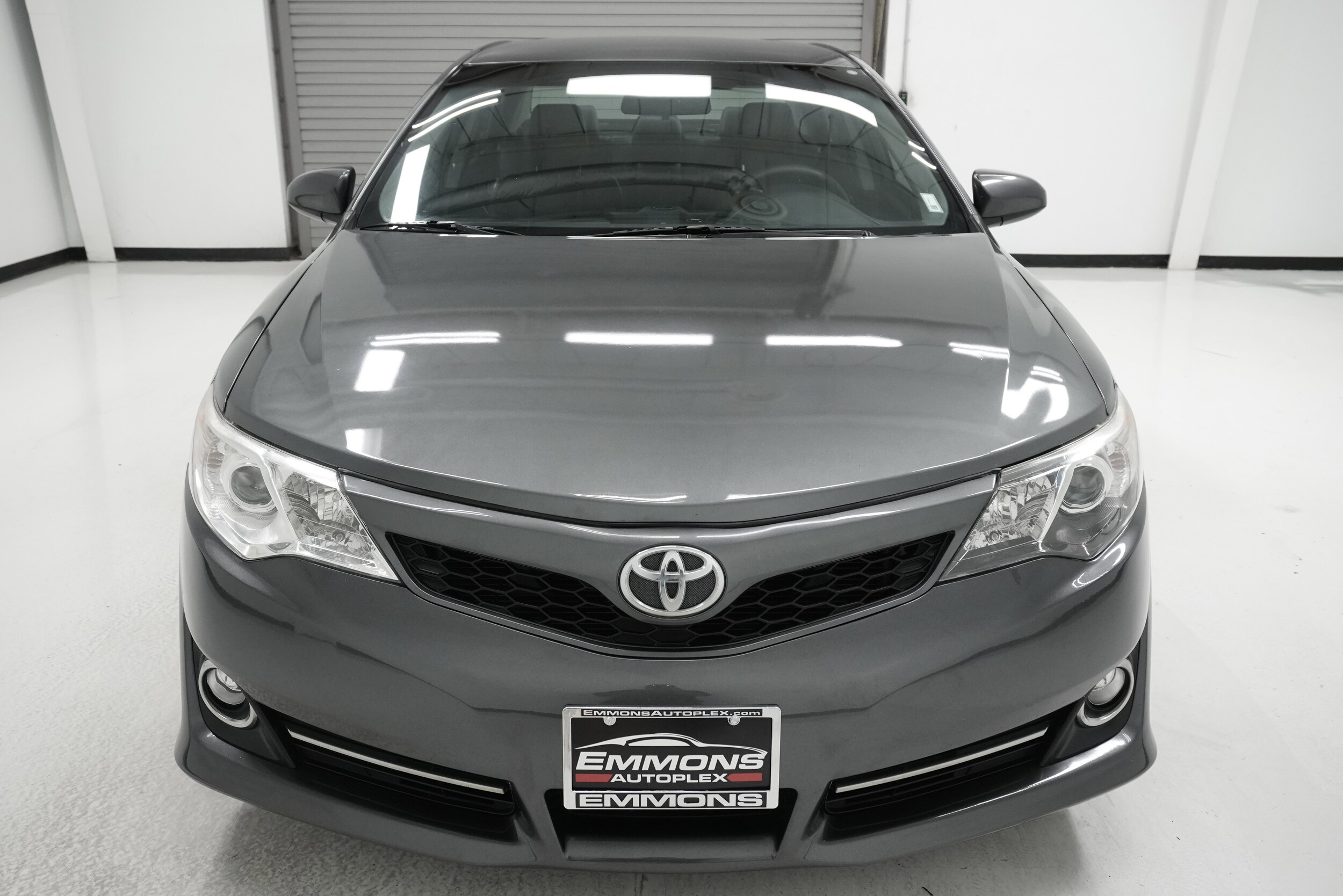 2014 Toyota Camry photo 2