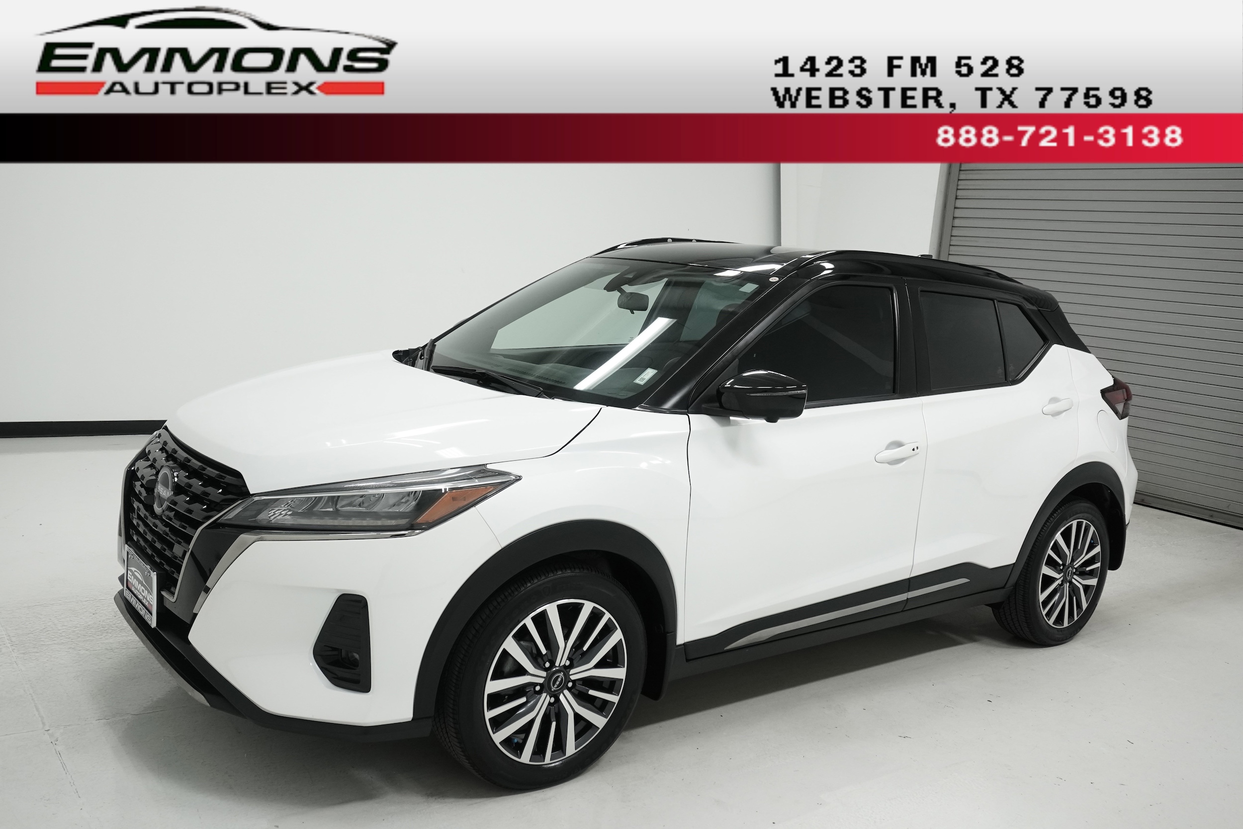 2023 Nissan Kicks SR