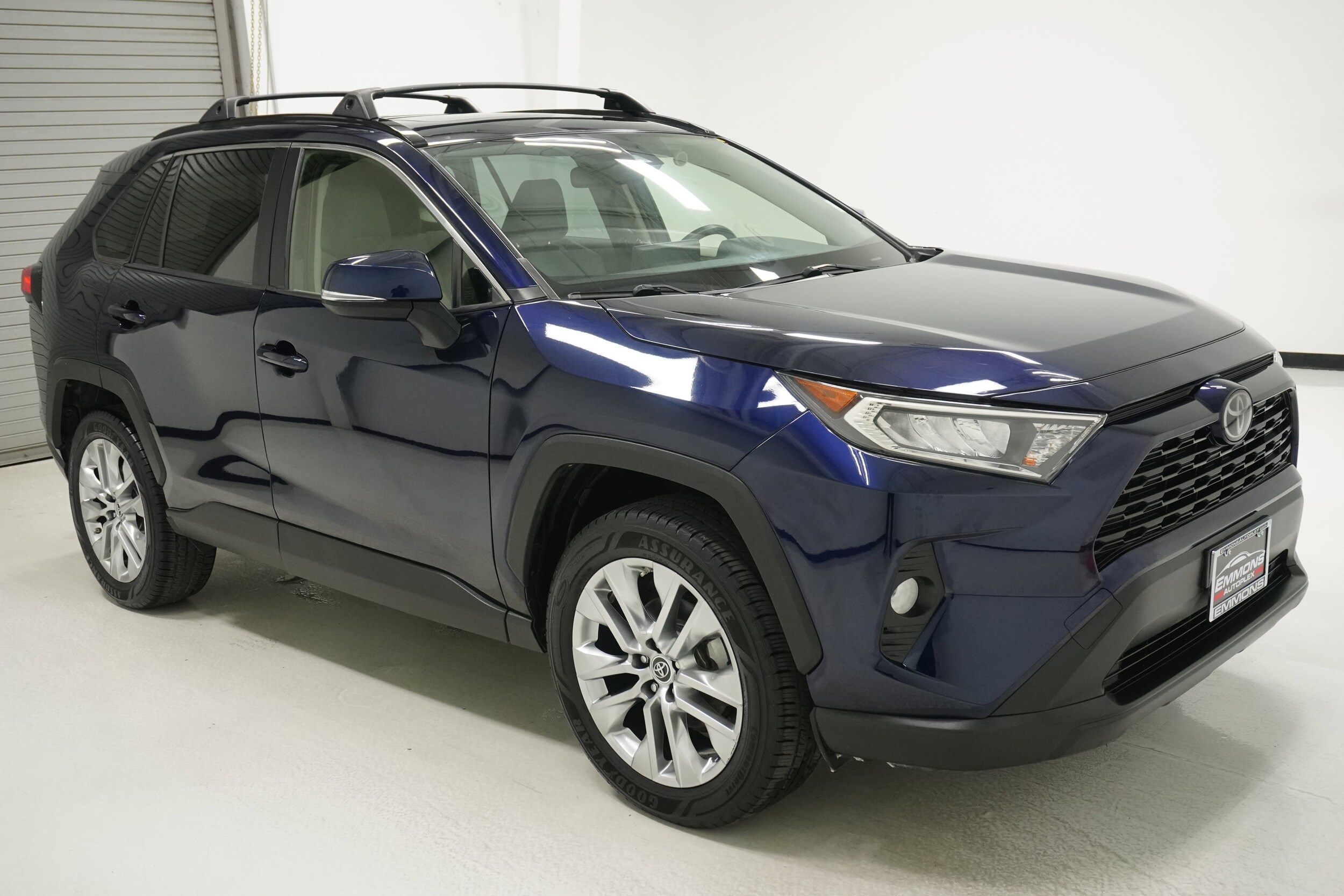 2019 Toyota RAV4 XLE Premium photo 3
