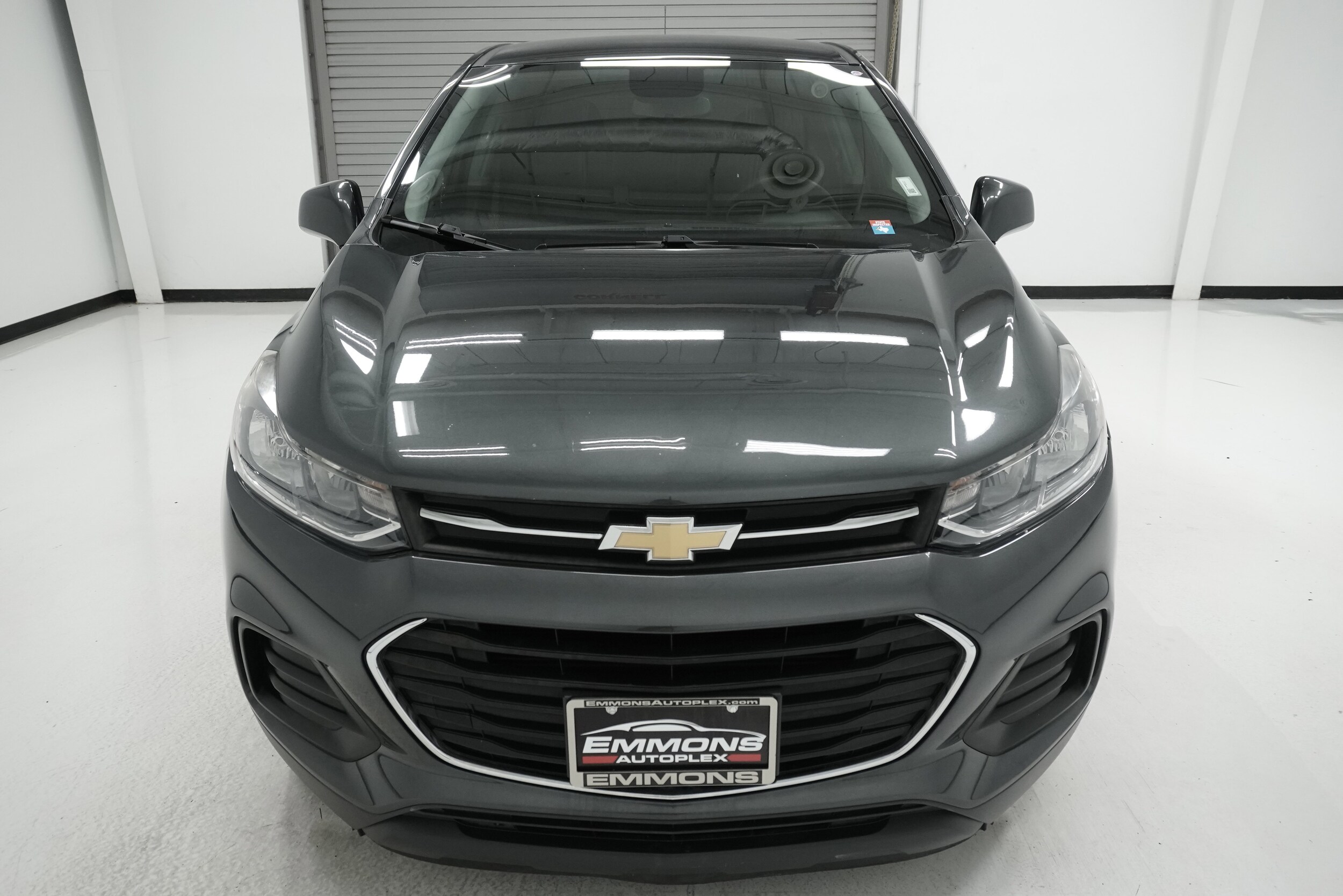 2019 Chevrolet Trax LS photo 2