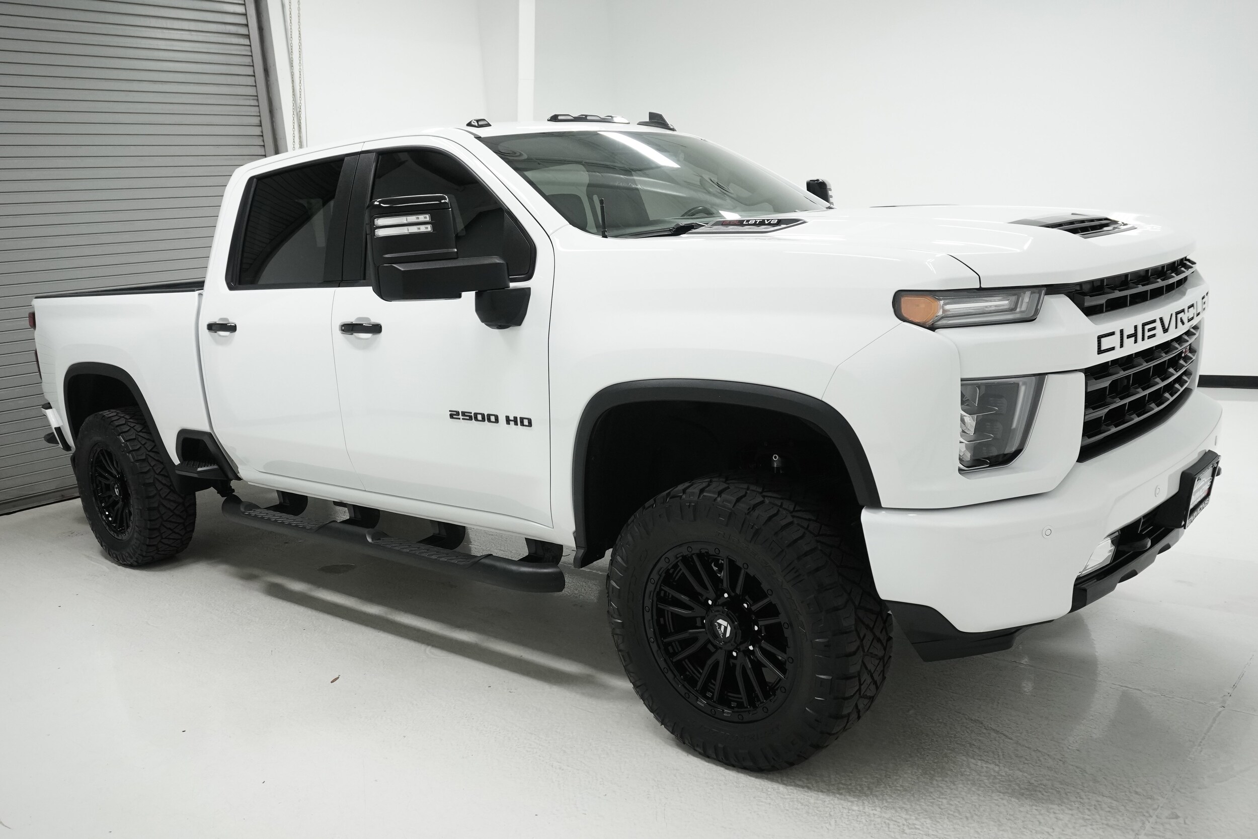 2022 Chevrolet Silverado 2500HD LT photo 2