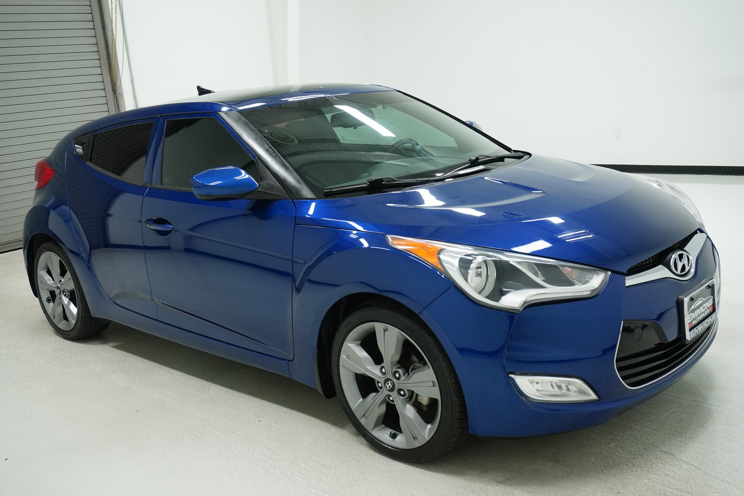 2017 Hyundai Veloster Value Edition photo 3