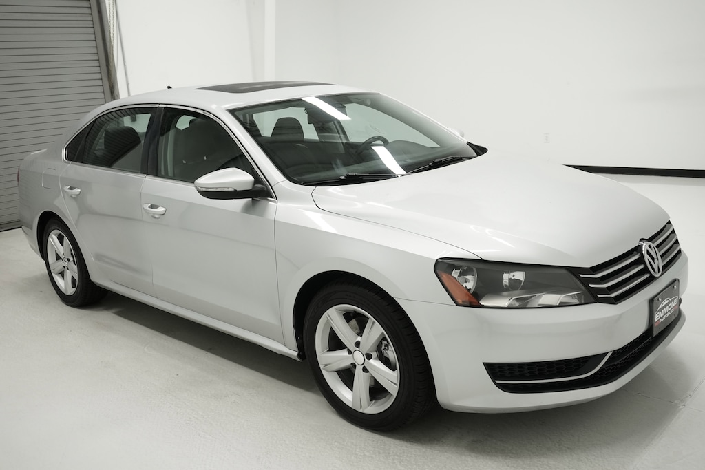 2012 Volkswagen Passat SE photo 3