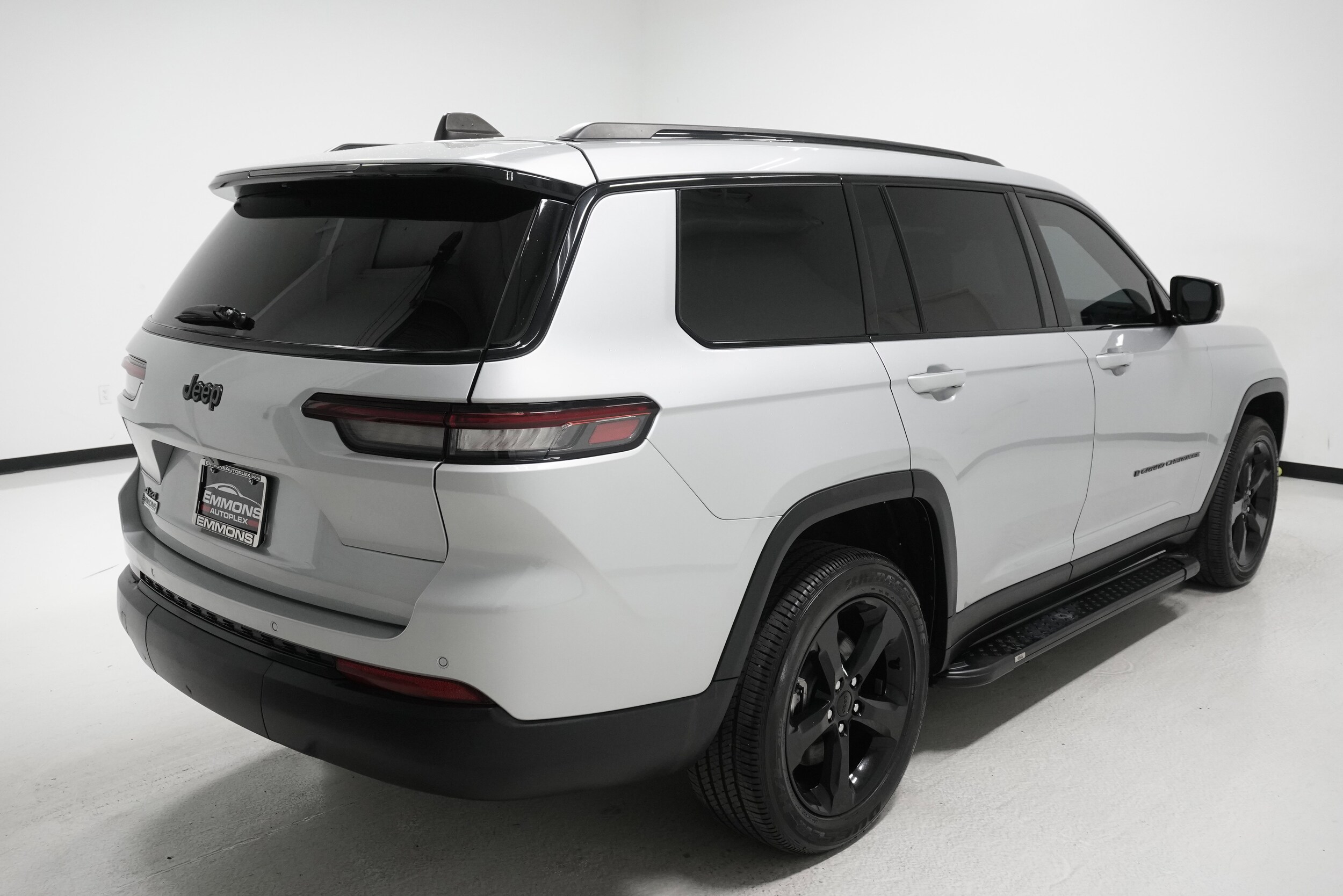 2023 Jeep Grand Cherokee Altitude photo 4