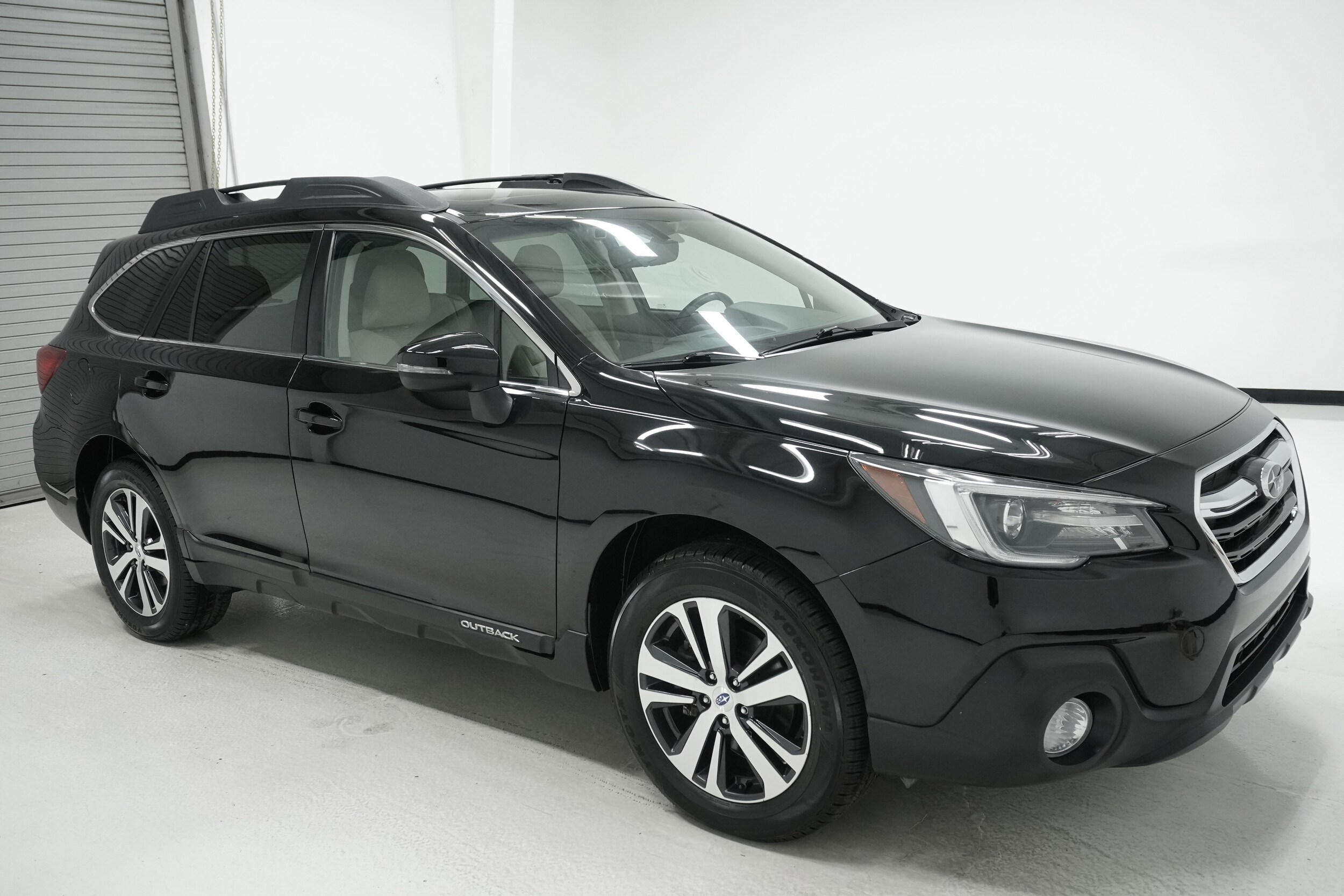 2019 Subaru Outback Limited photo 3