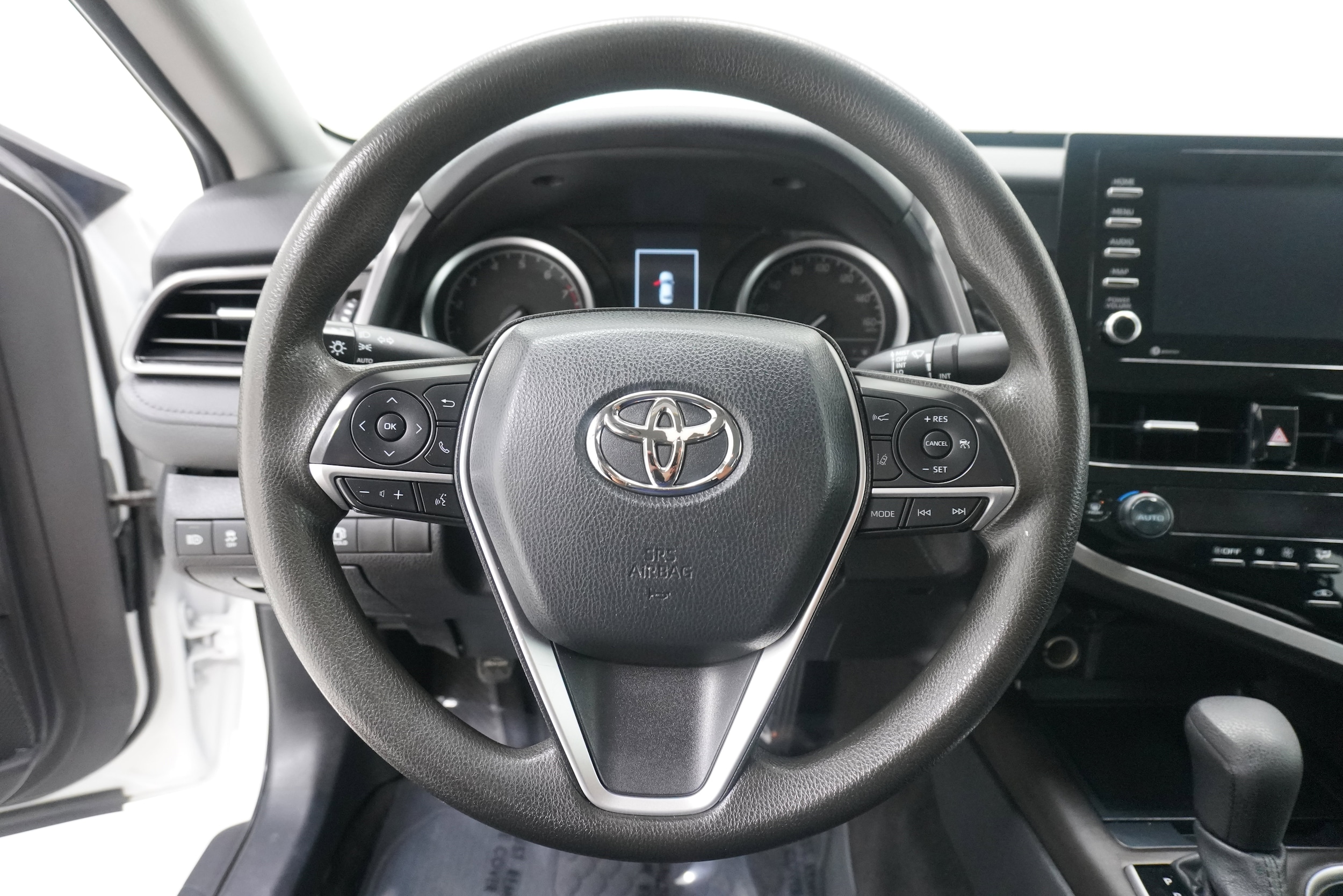 2022 Toyota Camry LE - Photo 16