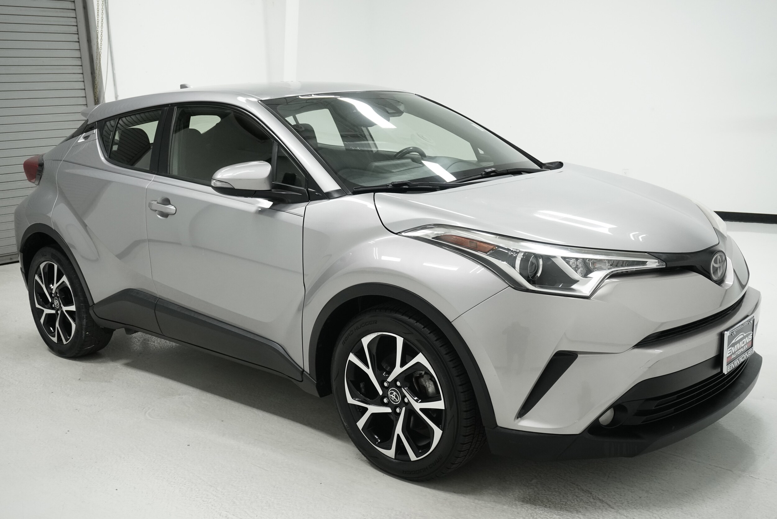 2018 Toyota C-HR XLE photo 3
