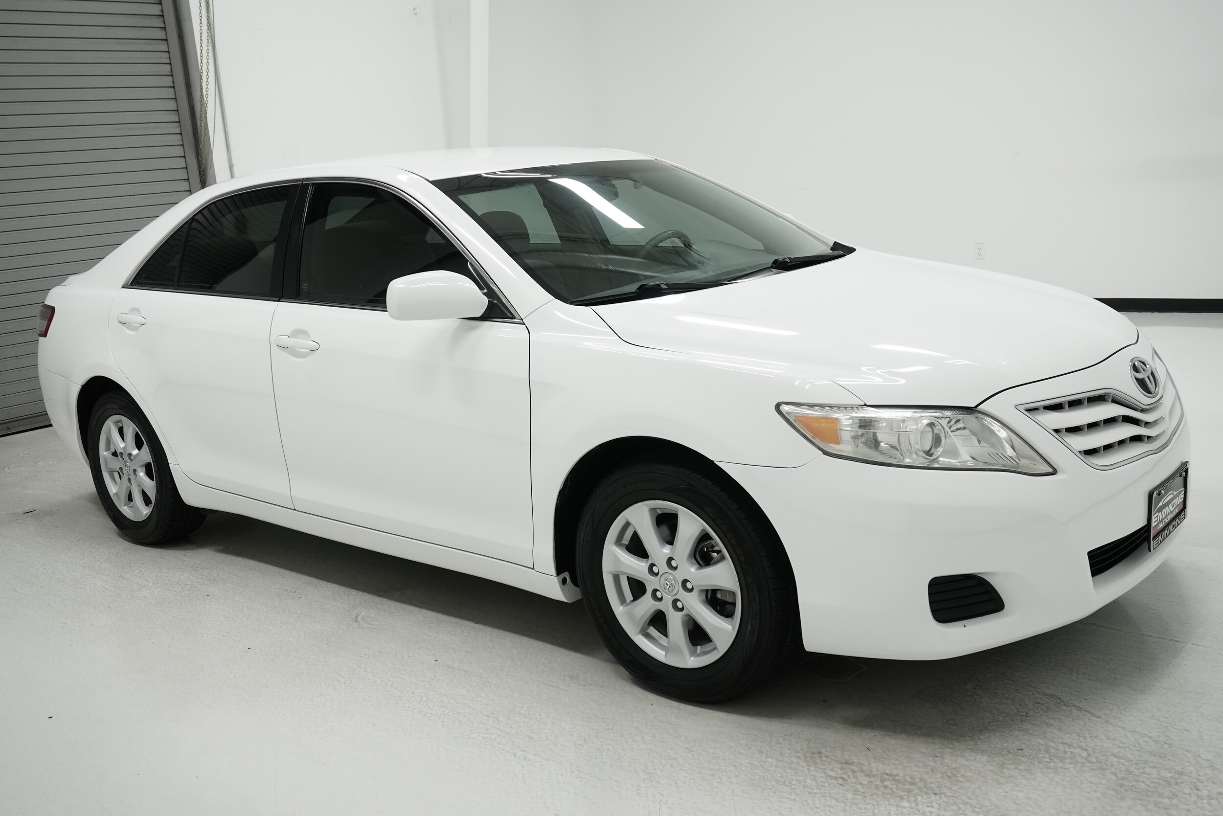 2011 Toyota Camry LE photo 3