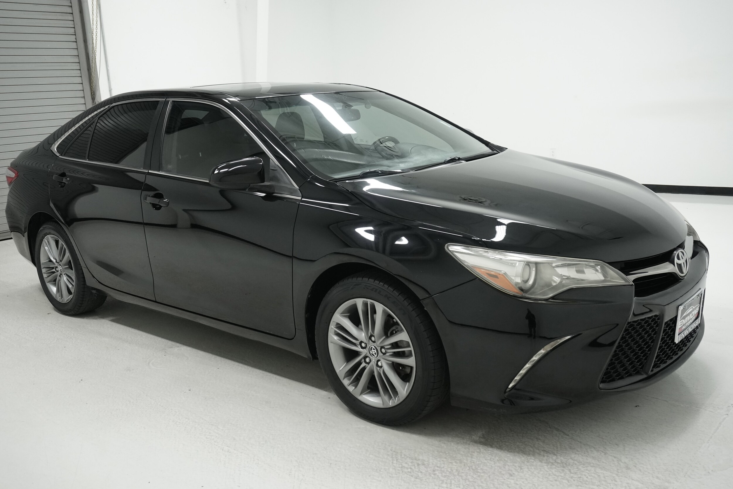 2017 Toyota Camry XLE XSE photo 3