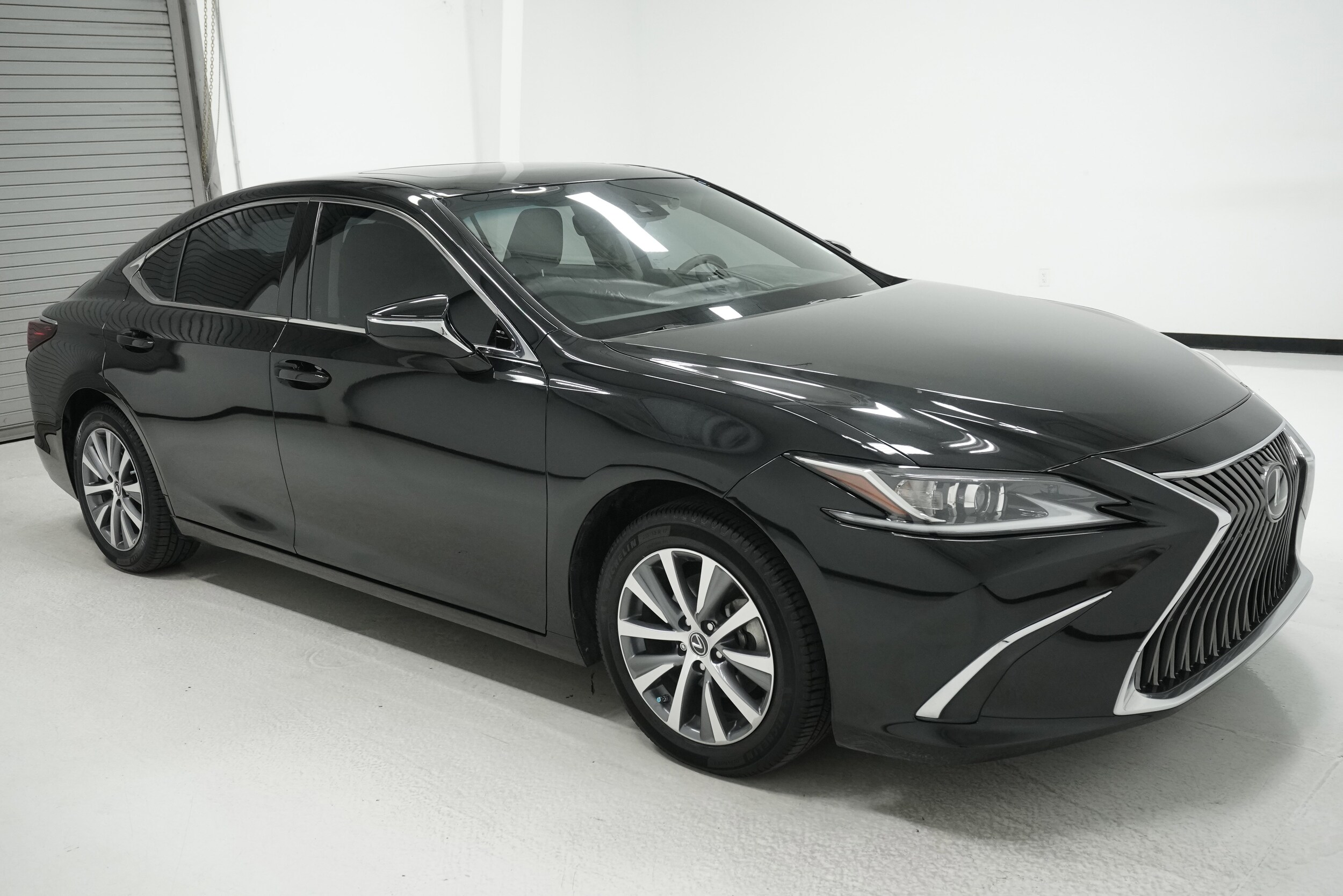 2019 Lexus ES 350 photo 3