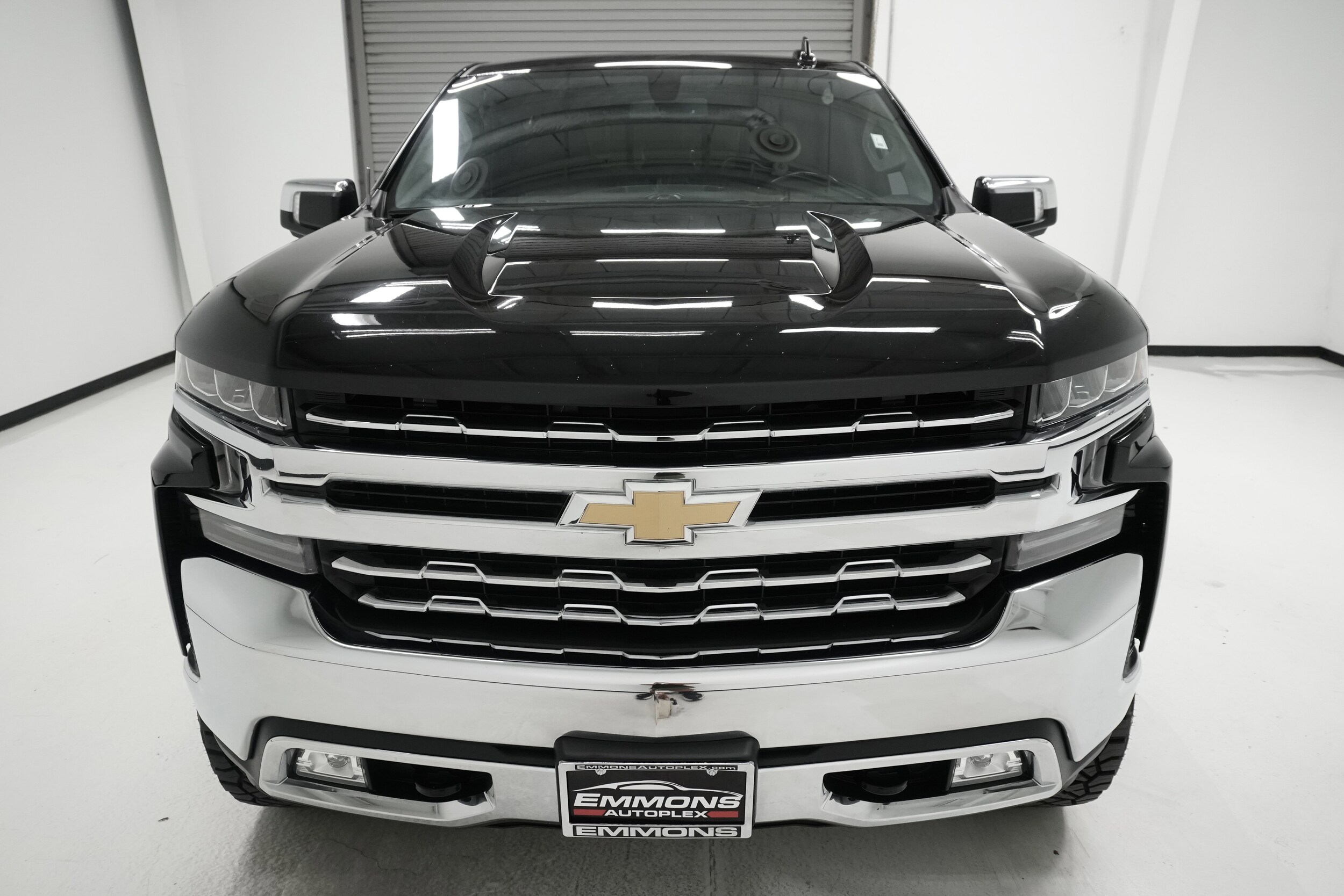 2019 Chevrolet Silverado 1500 LTZ photo 2