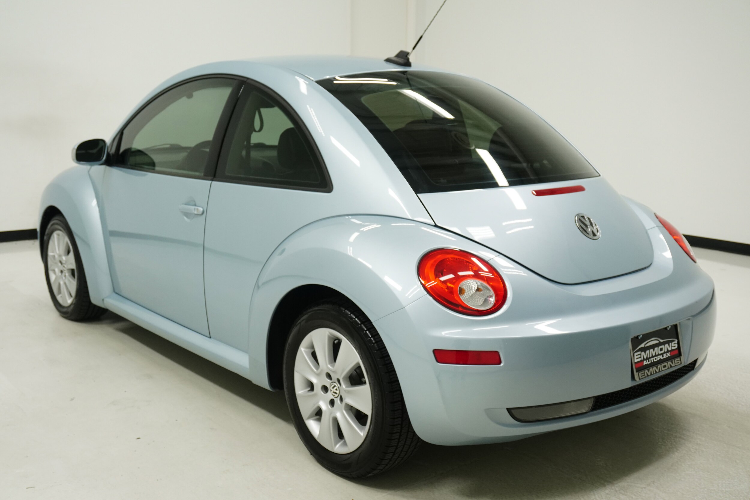 2010 Volkswagen Beetle photo 4