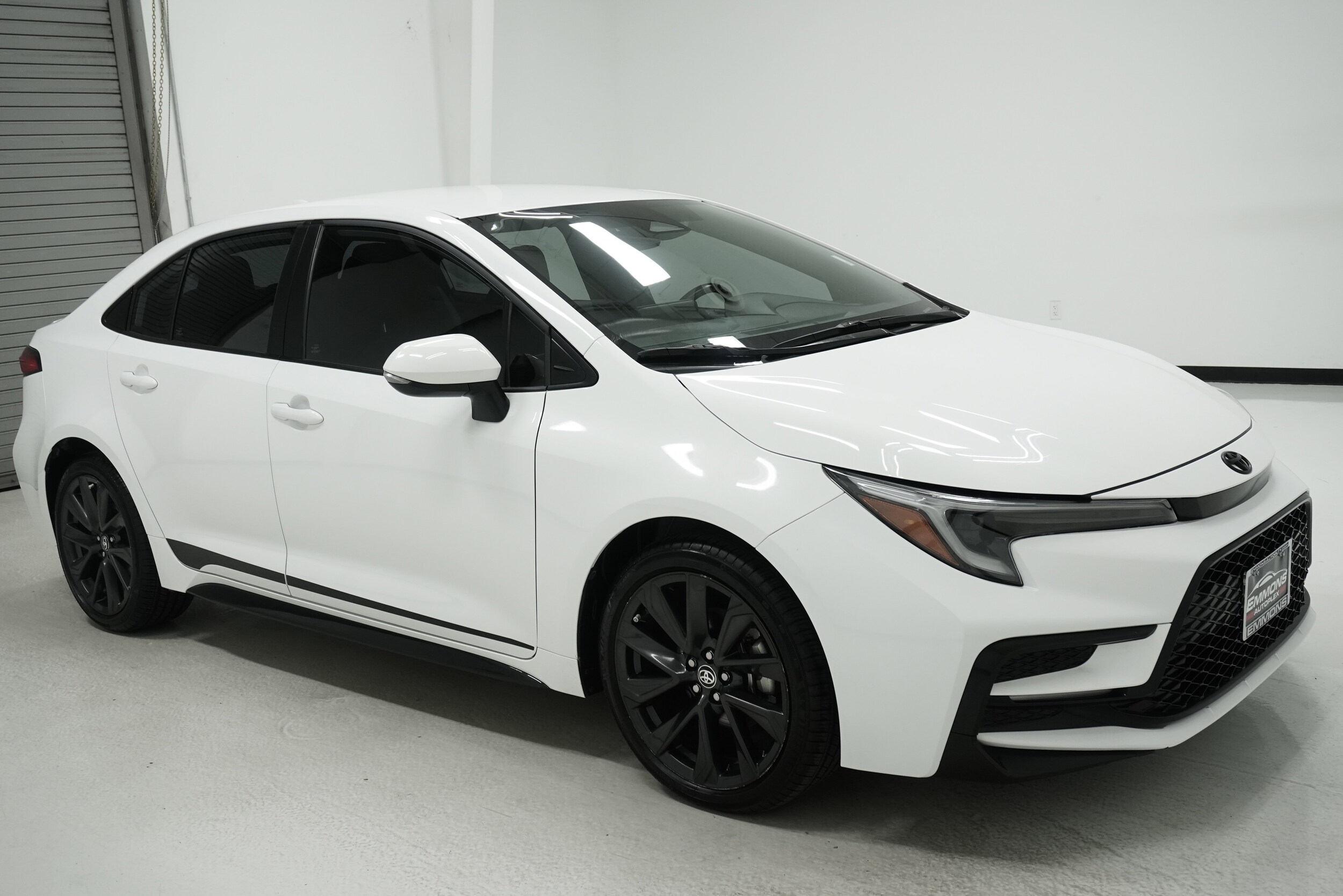 2023 Toyota Corolla SE photo 3