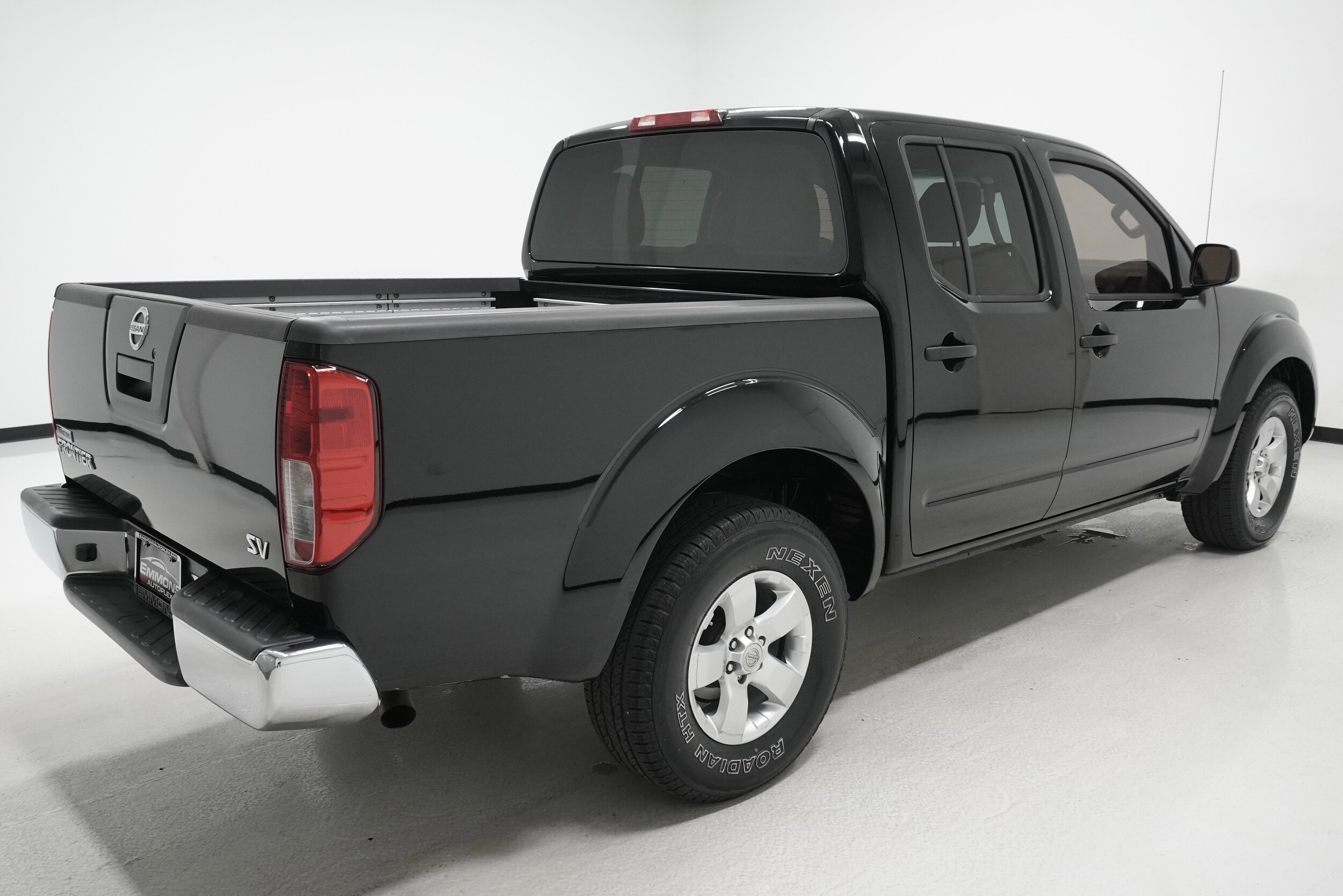 2012 Nissan Frontier SV photo 2