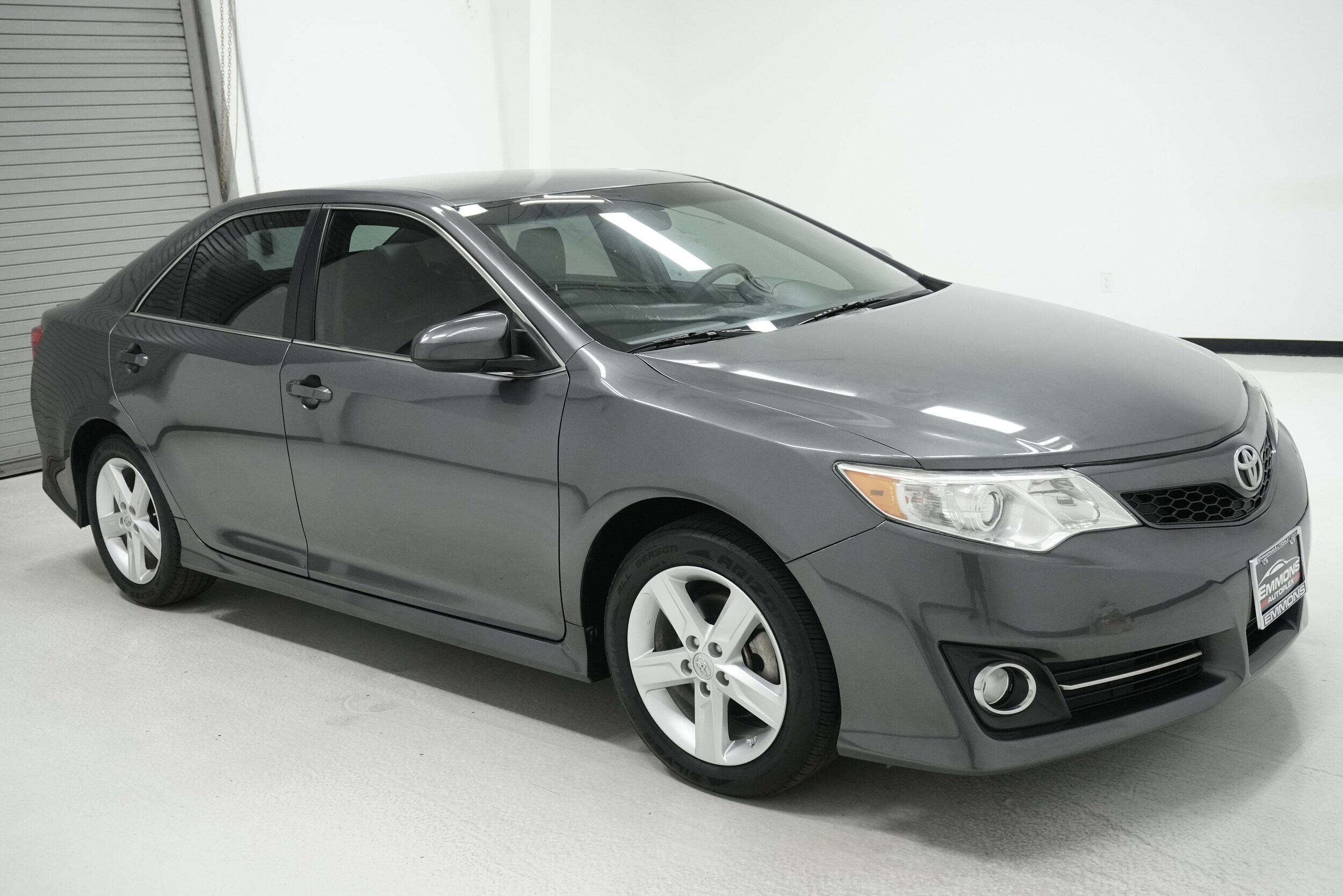 2014 Toyota Camry photo 3