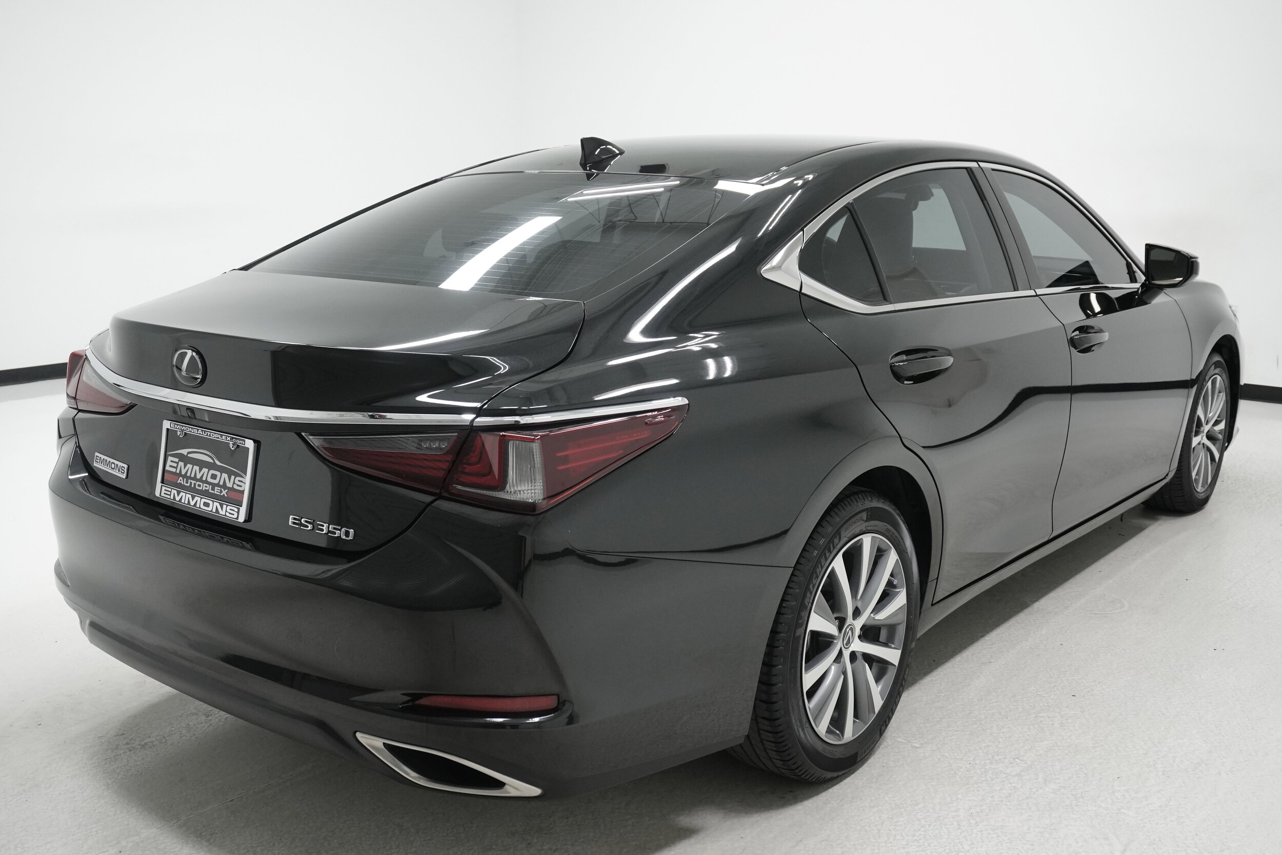 2019 Lexus ES 350 photo 4