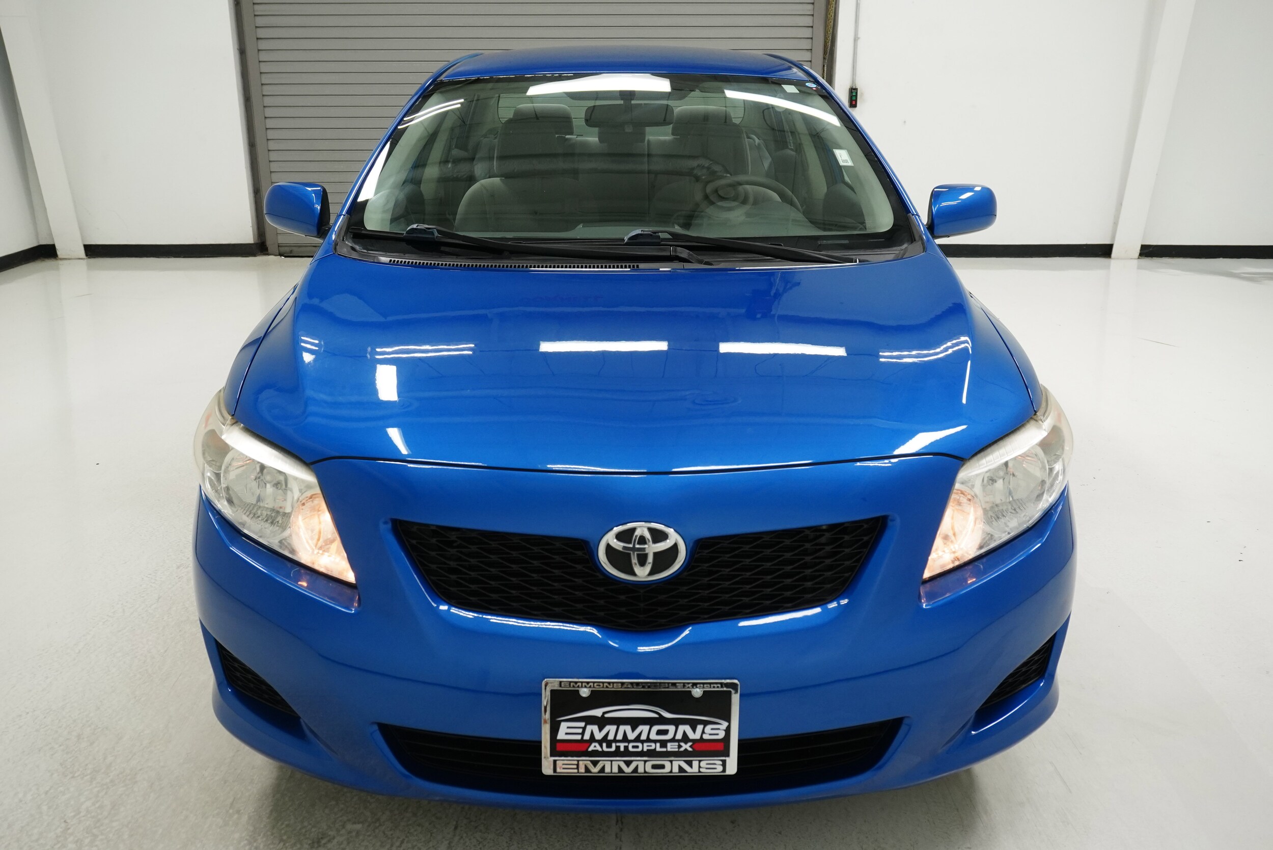 2010 Toyota Corolla LE photo 2