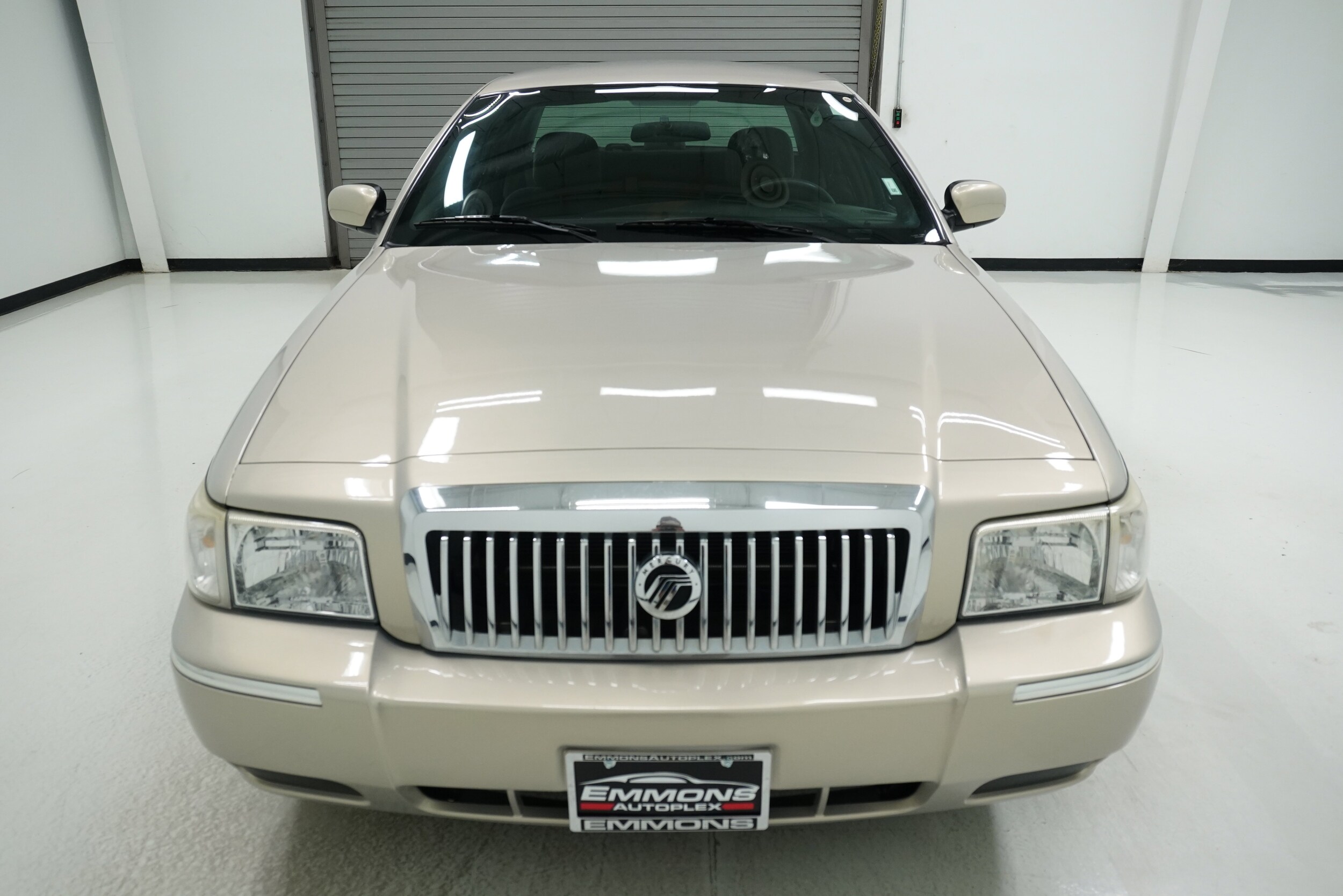 2008 Mercury Grand Marquis GS photo 2