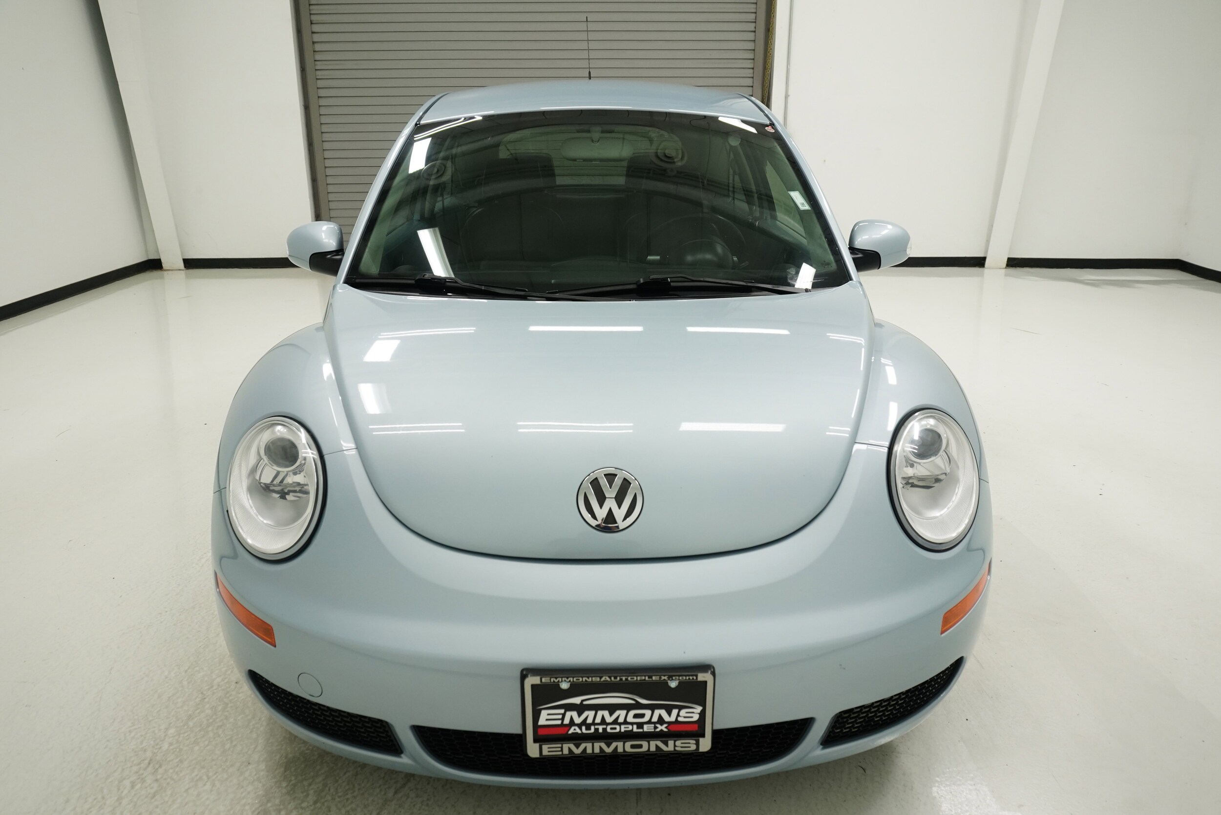 2010 Volkswagen Beetle photo 2