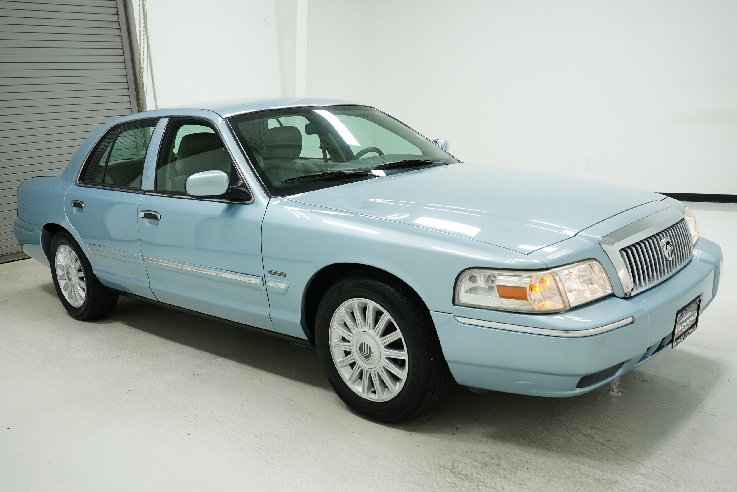 2011 Mercury Grand Marquis LS photo 3