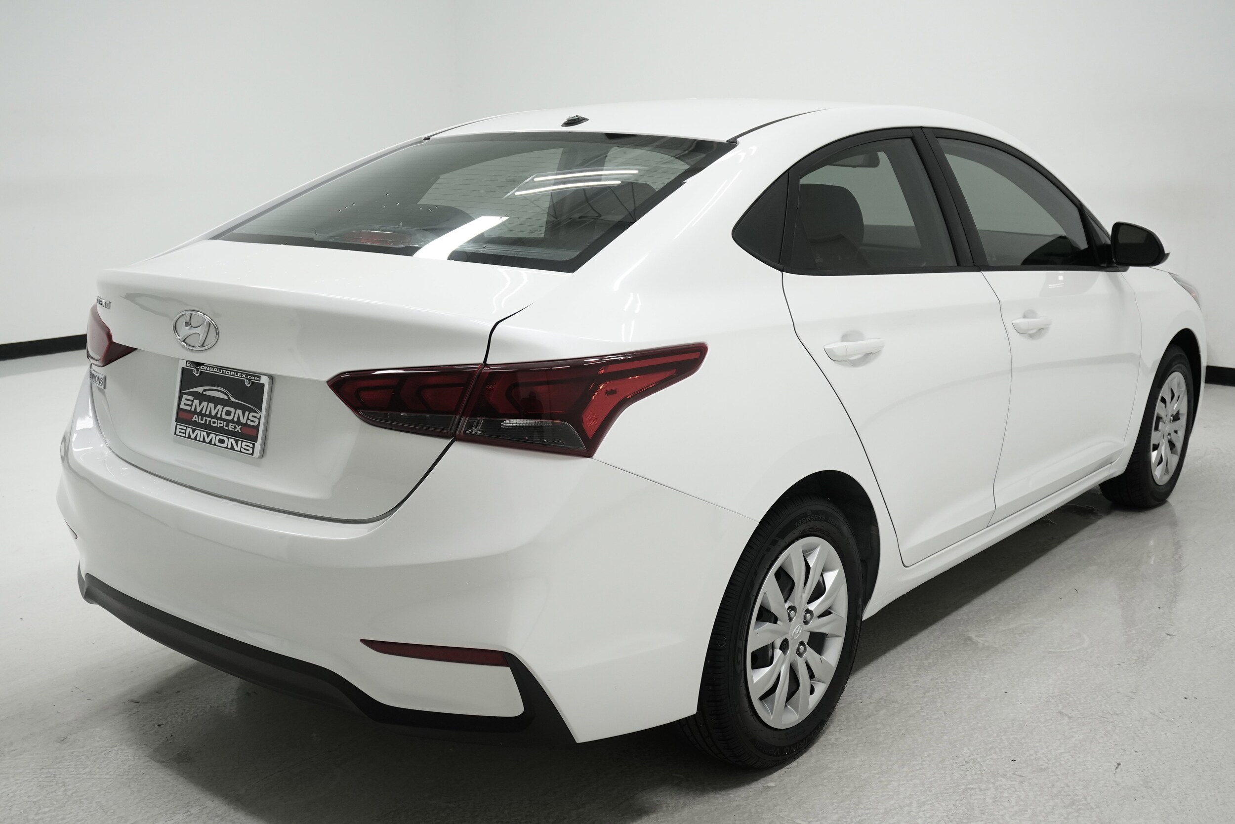2019 Hyundai Accent SE photo 3