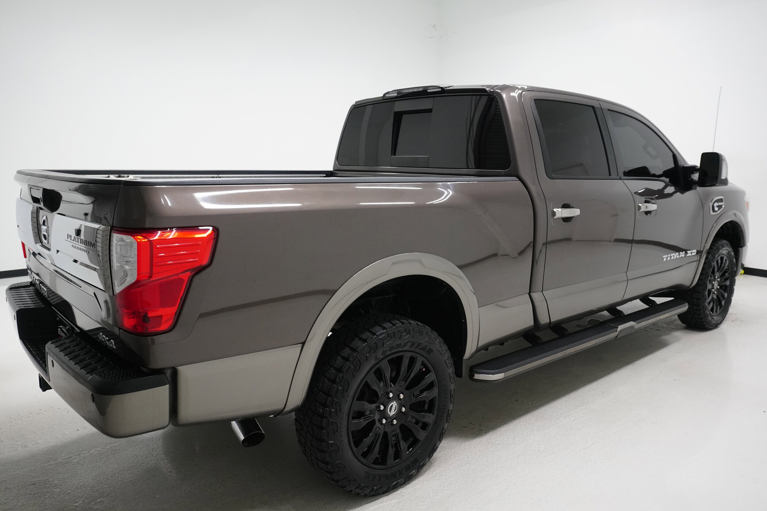 2018 Nissan Titan Platinum Reserve photo 4