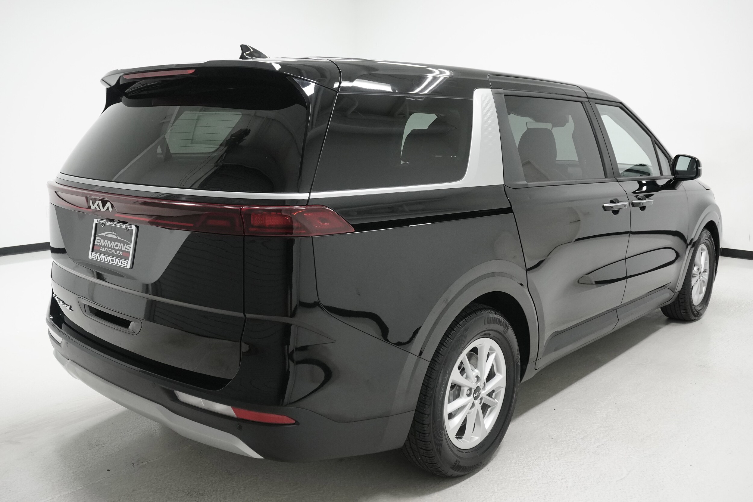2022 Kia Carnival LXS photo 4