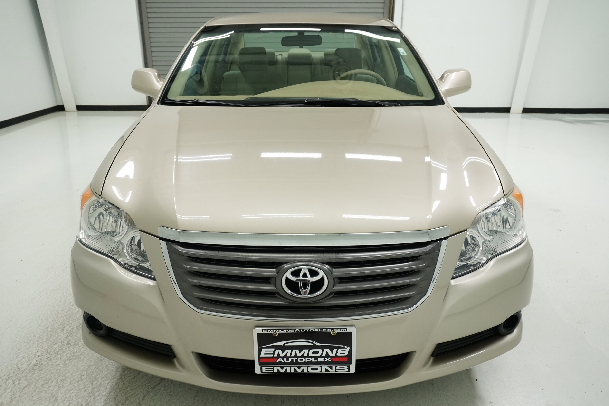 2008 Toyota Avalon photo 2