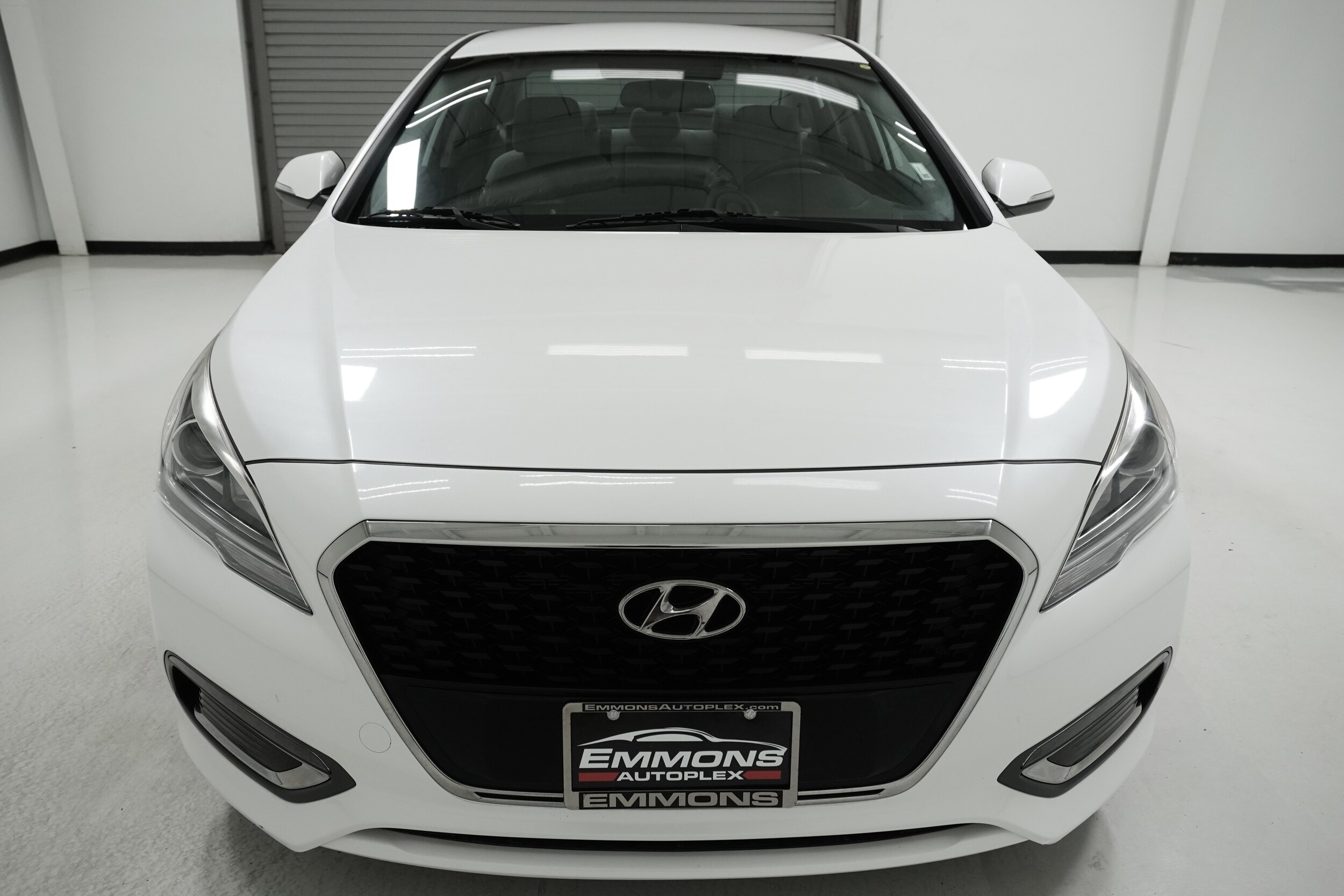 2016 Hyundai Sonata Hybrid SE photo 2