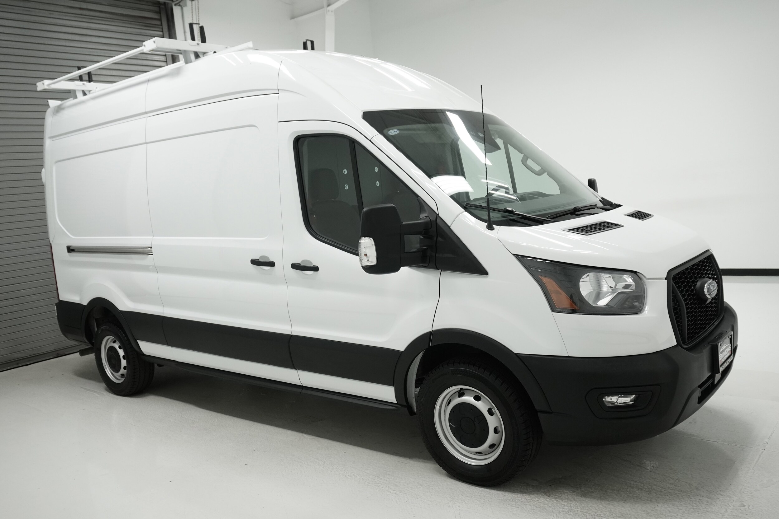 2023 Ford Transit photo 2
