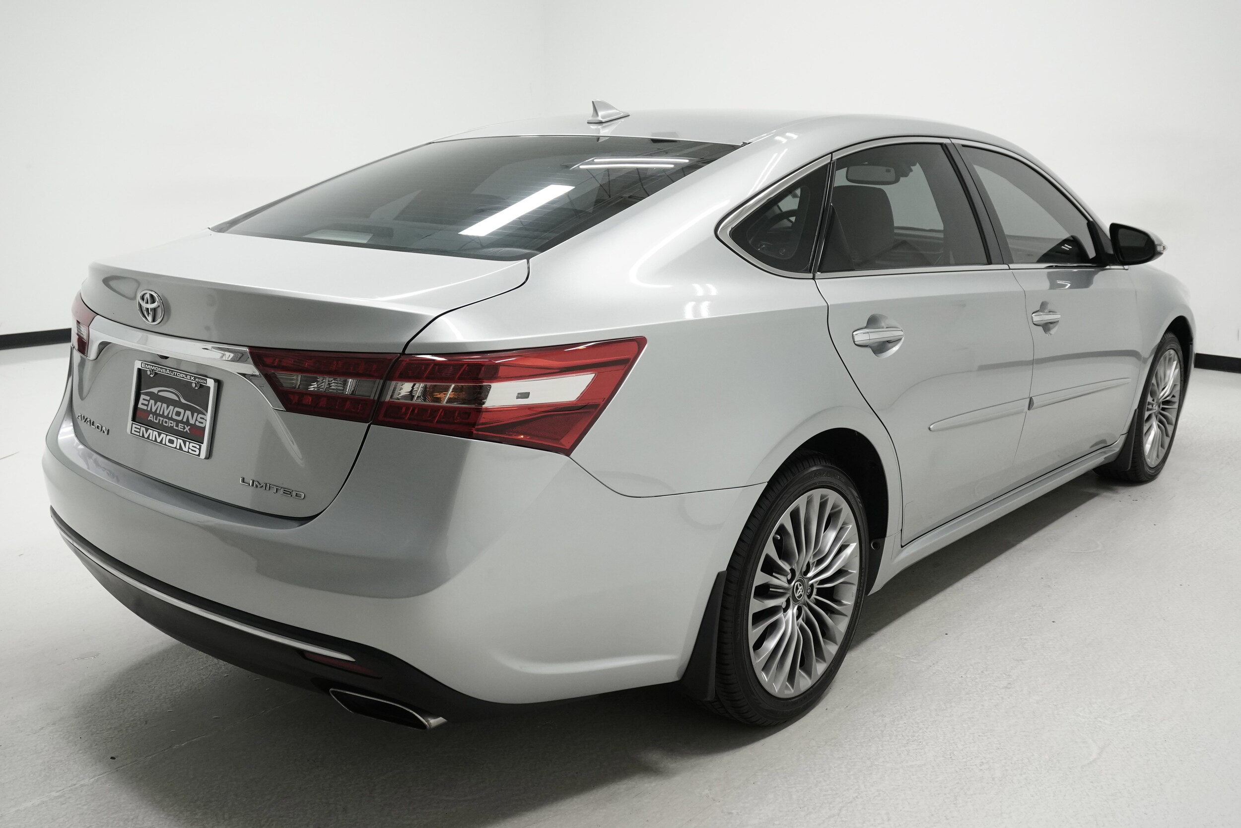 2016 Toyota Avalon photo 4