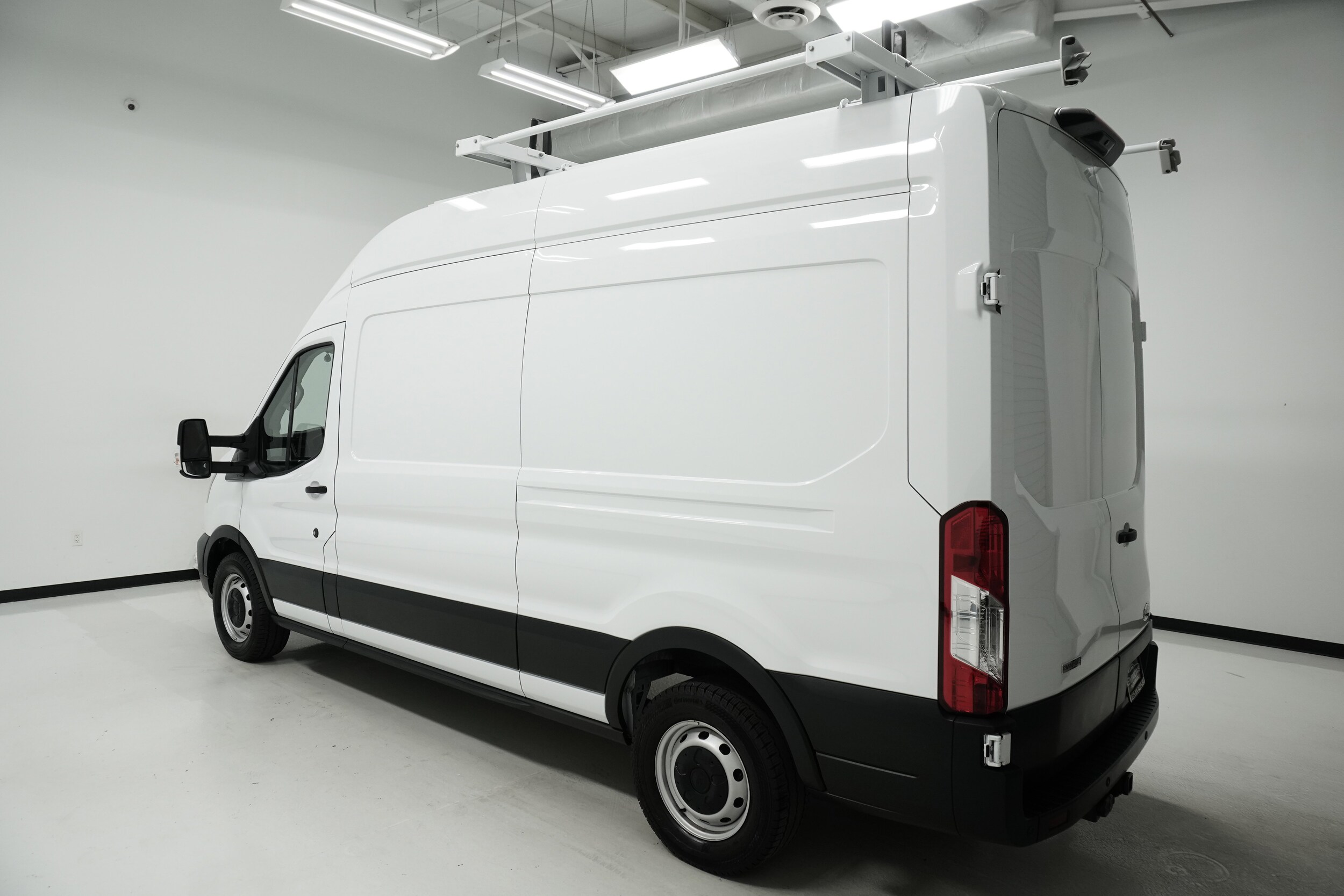 2023 Ford Transit photo 2