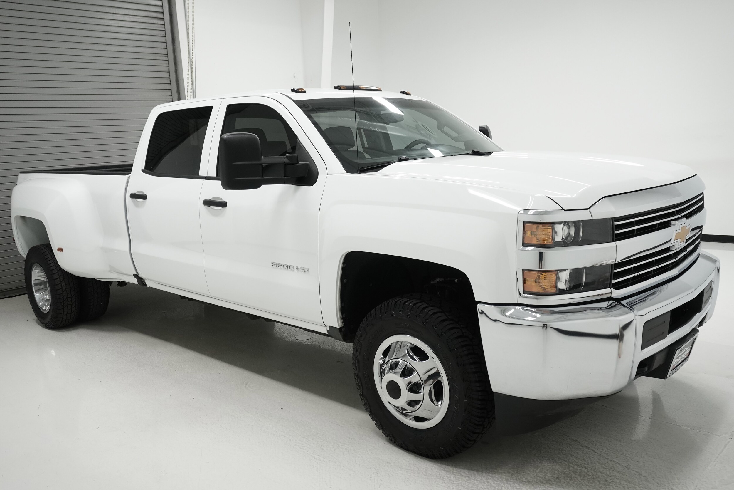 2018 Chevrolet Silverado Work Truck LS Base photo 3