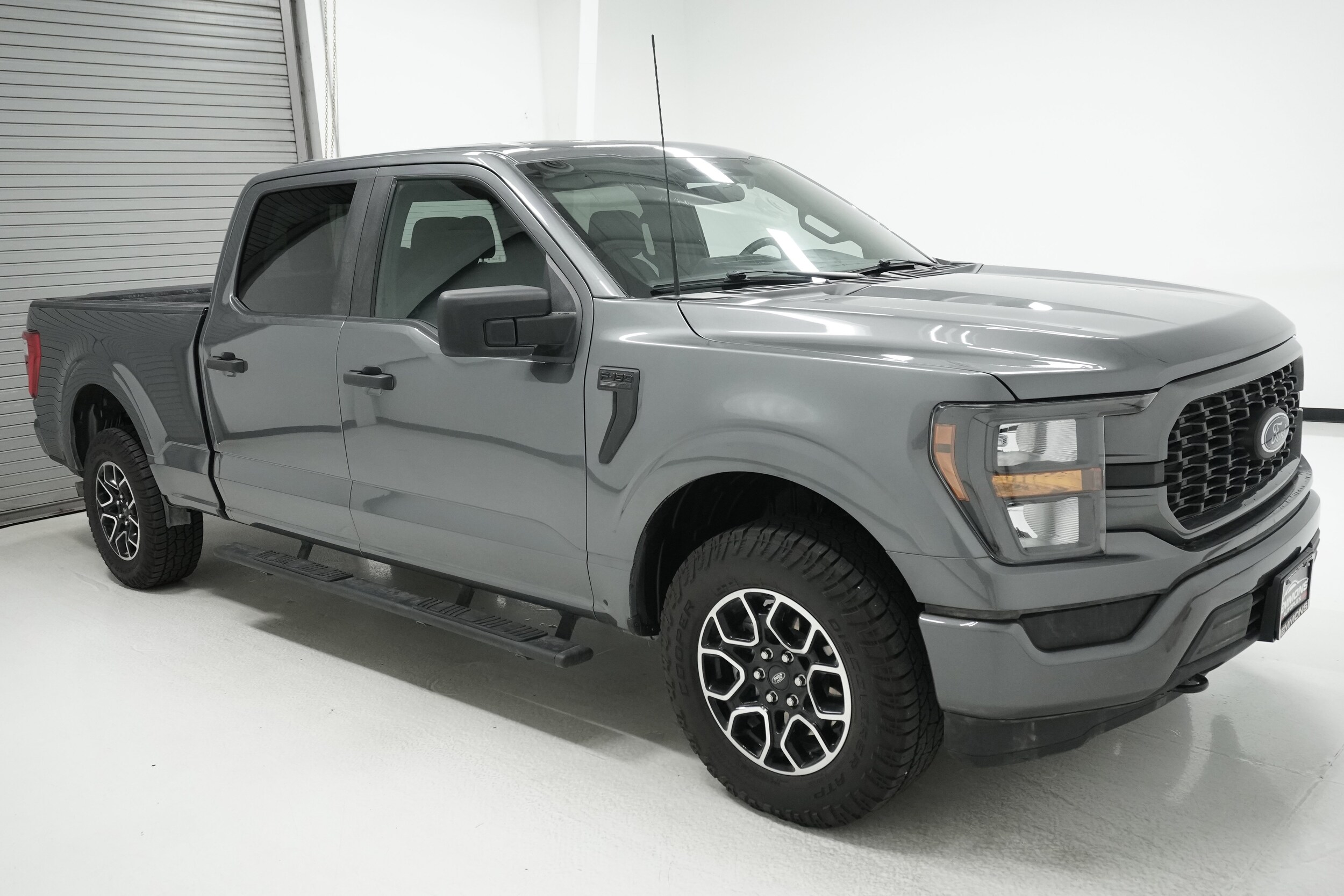 2023 Ford F-150 XL photo 3