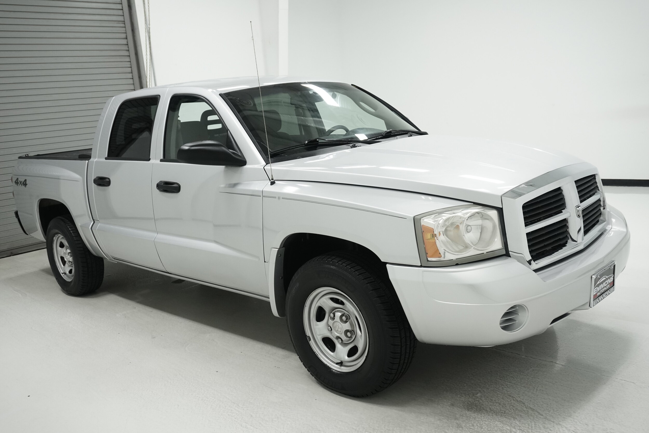 2006 Dodge Dakota ST photo 3
