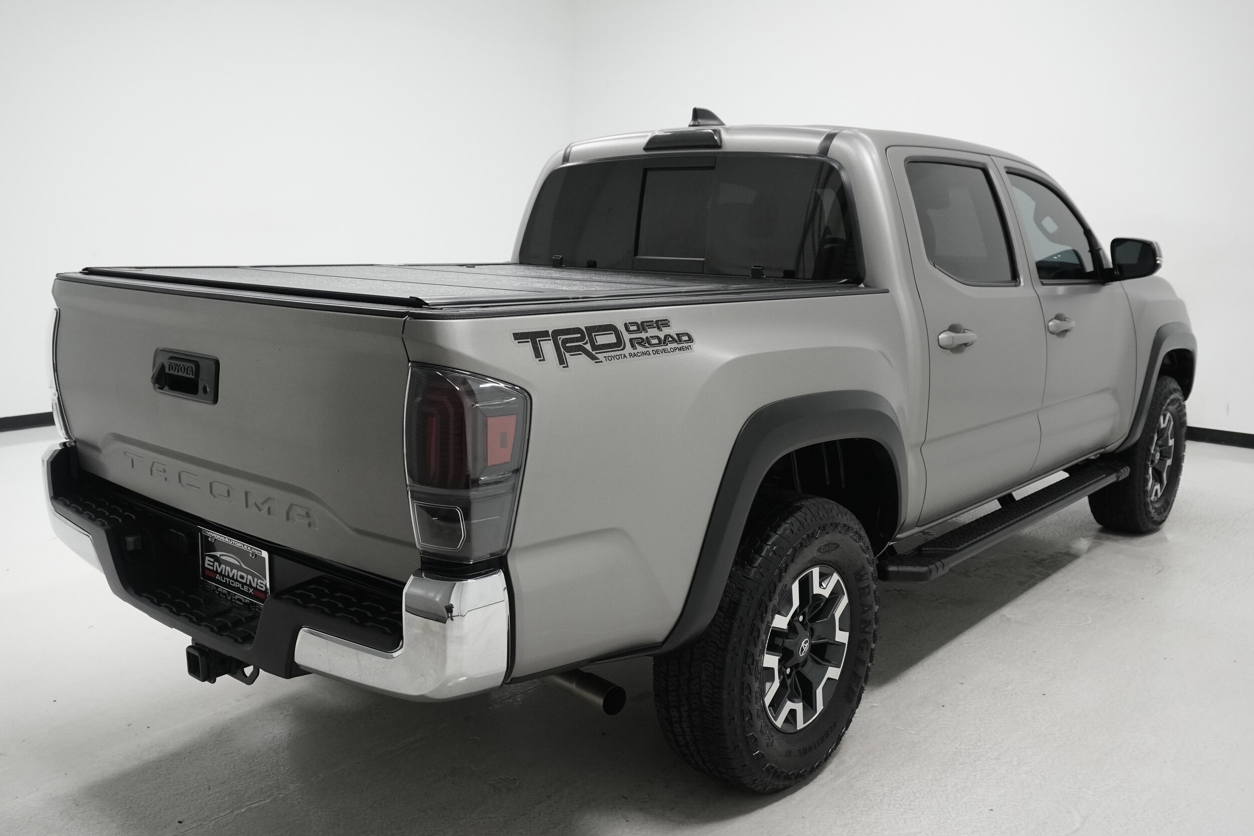 2023 Toyota Tacoma TRD photo 4