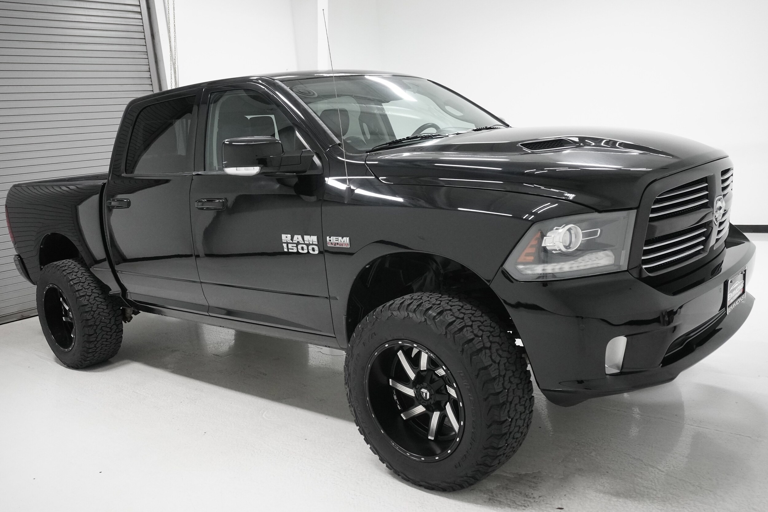 2014 Ram 1500 Sport photo 3