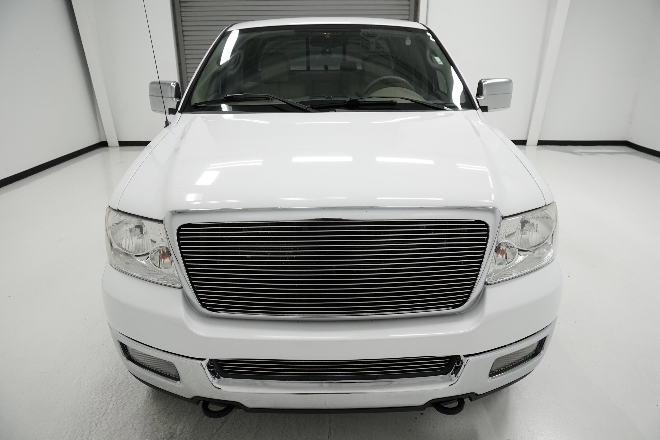 2004 Ford F-150 Lariat photo 2