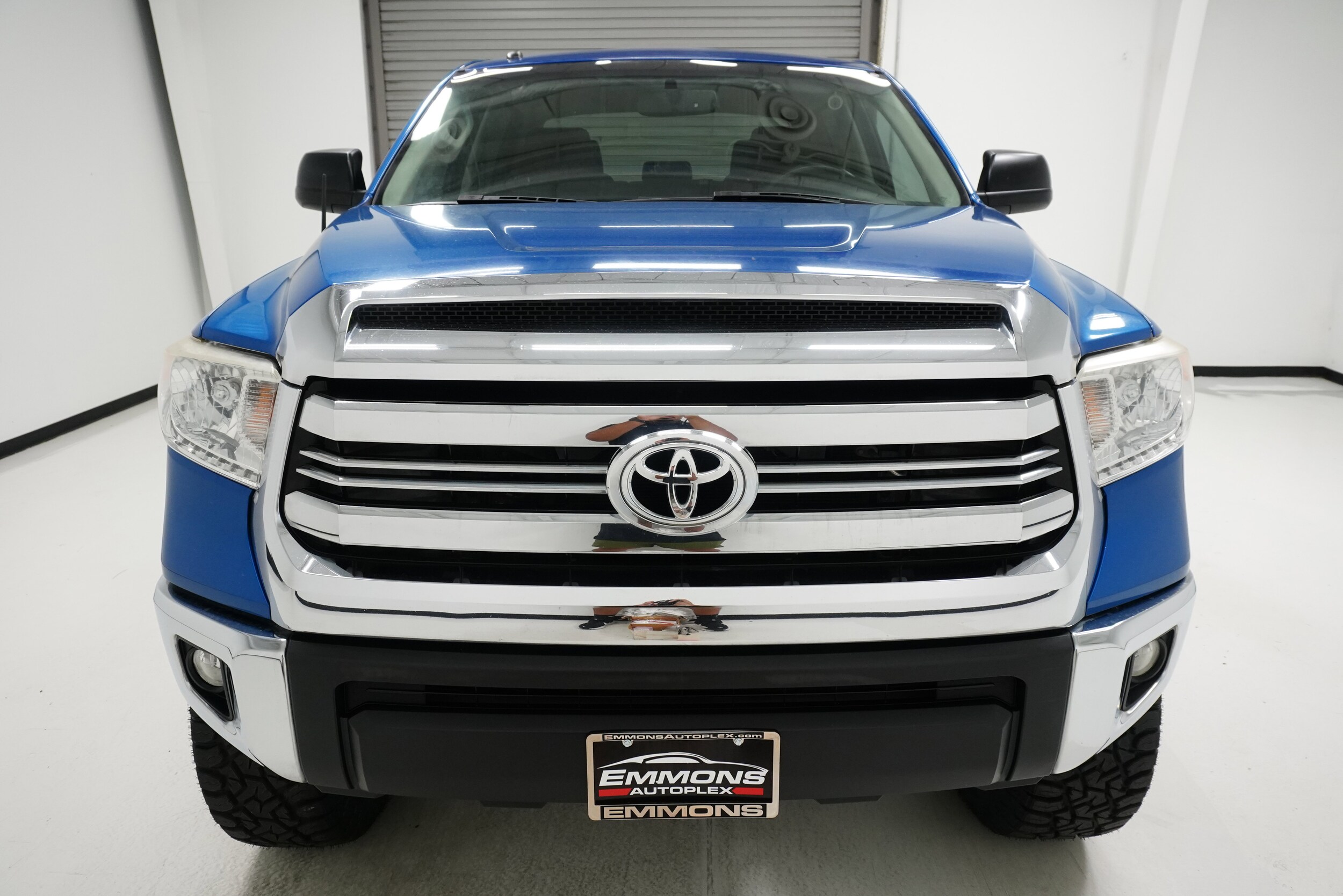 2016 Toyota Tundra SR5 photo 2