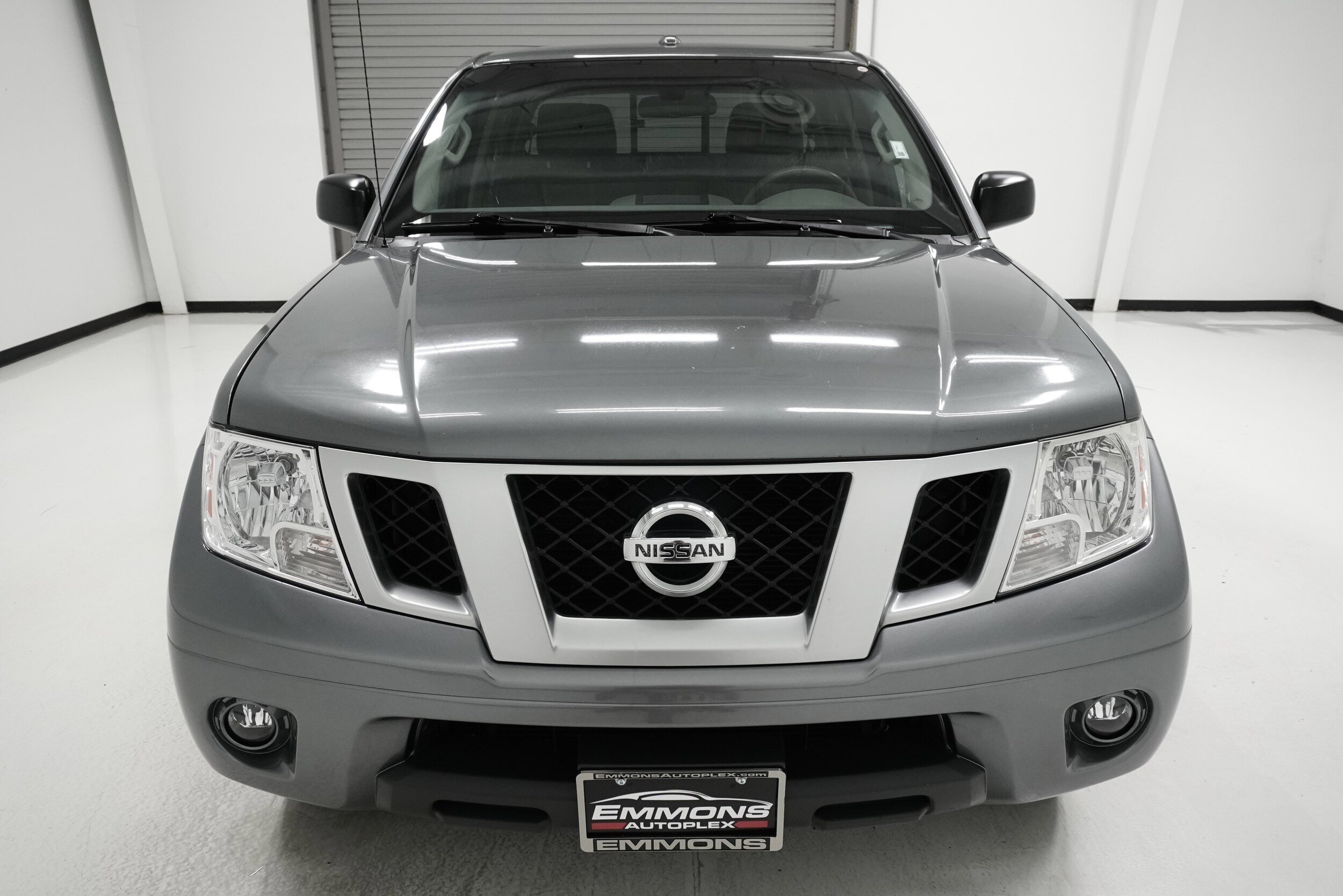 2016 Nissan Frontier Desert Runner photo 2